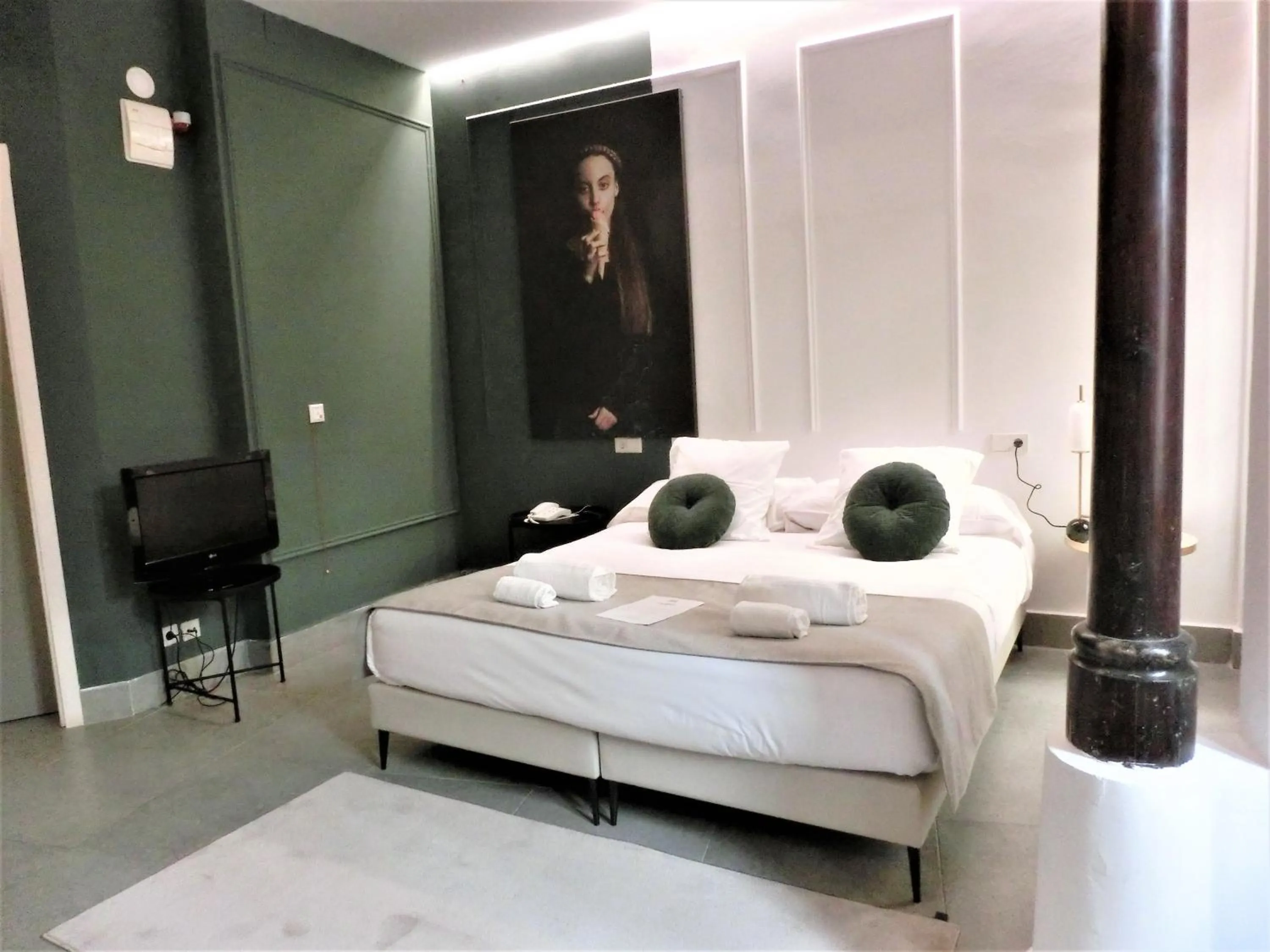 Photo of the whole room, Bed in Les Monges Palace Boutique