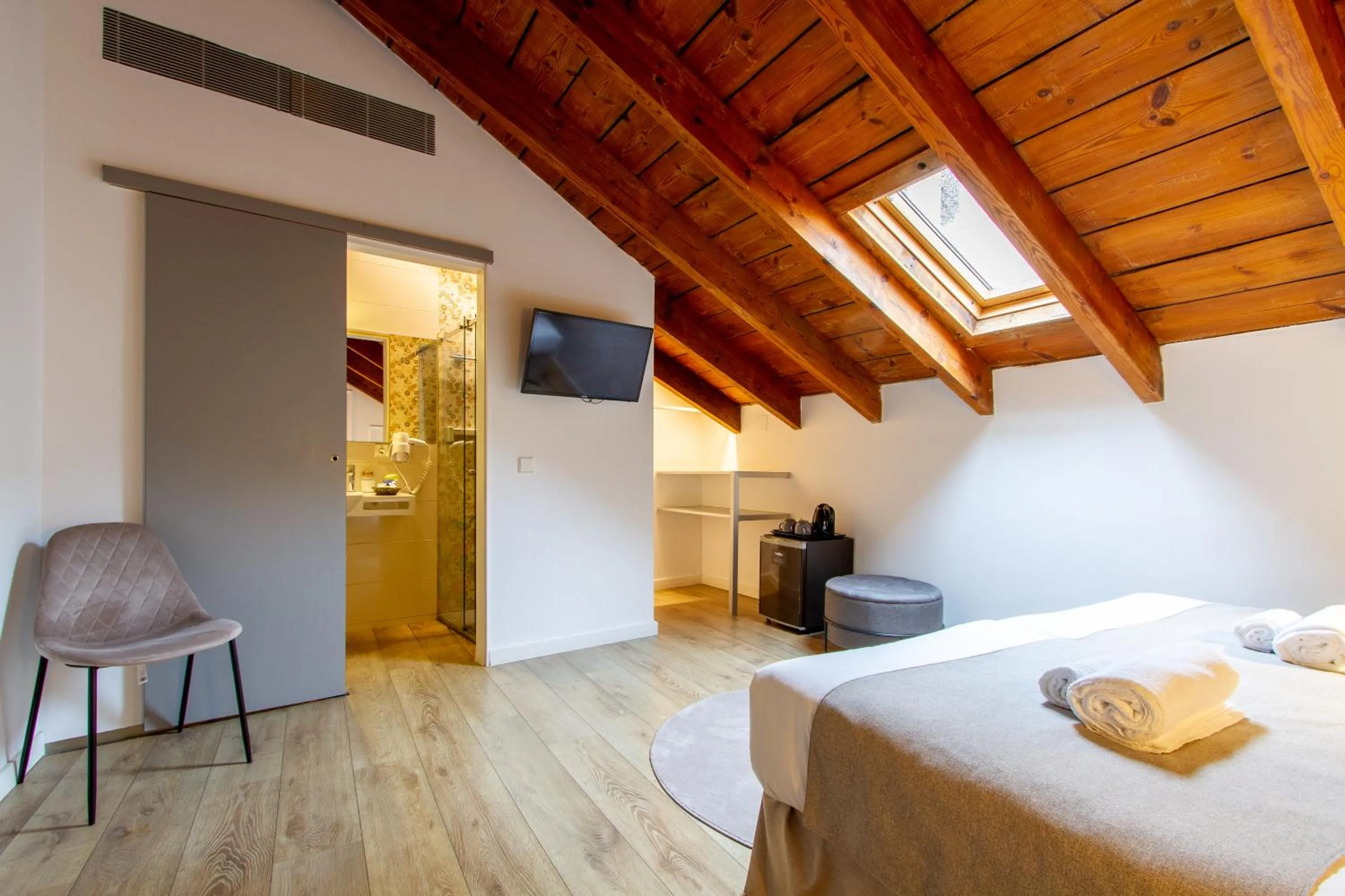 Bedroom, Bed in Les Monges Palace Boutique