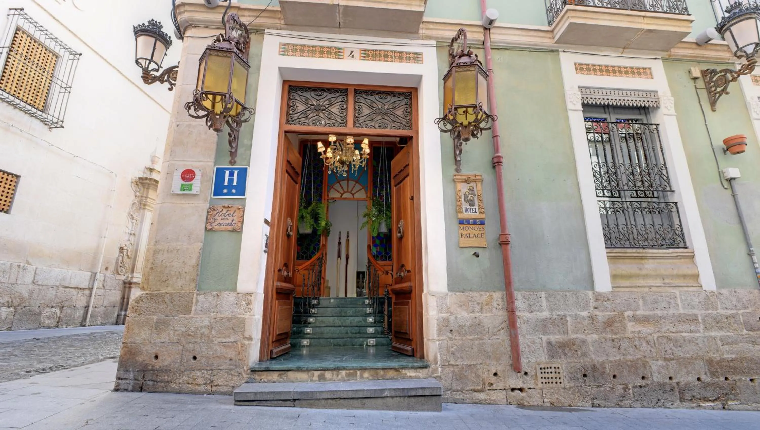 Facade/entrance in Les Monges Palace Boutique