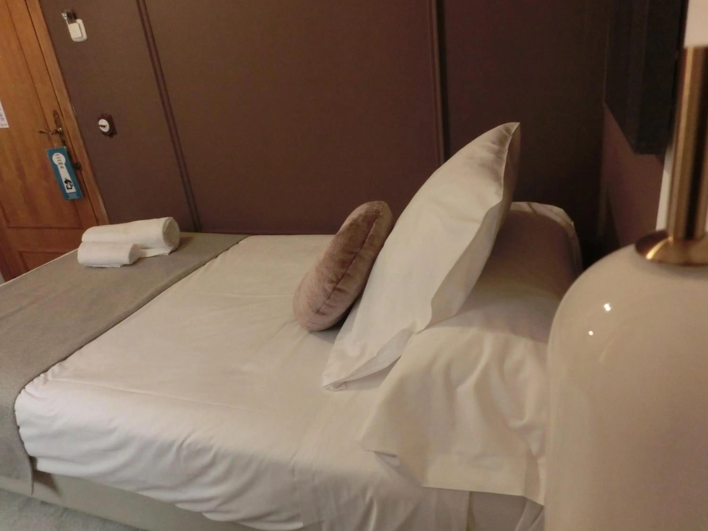 Photo of the whole room, Bed in Les Monges Palace Boutique