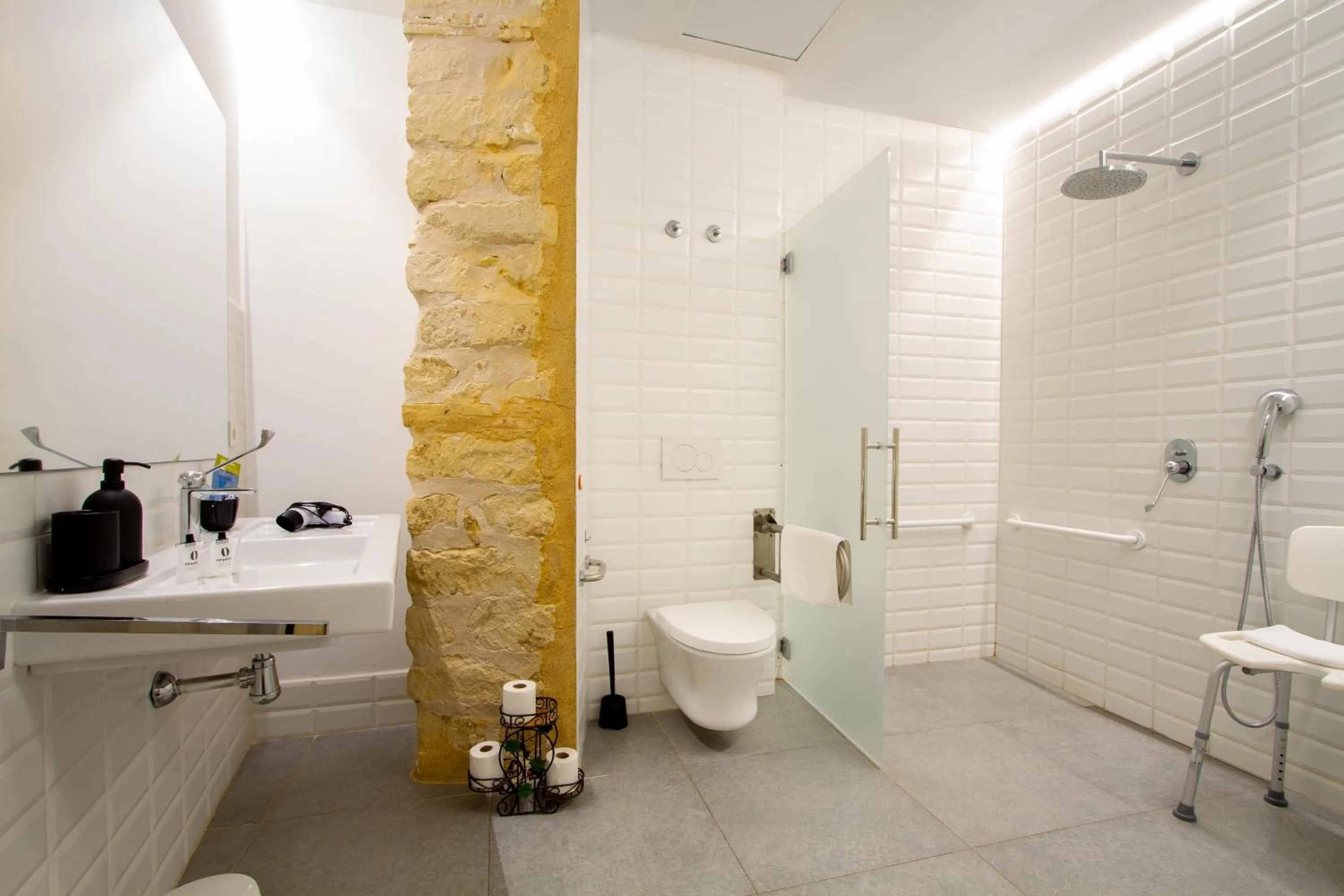 Shower in Les Monges Palace Boutique