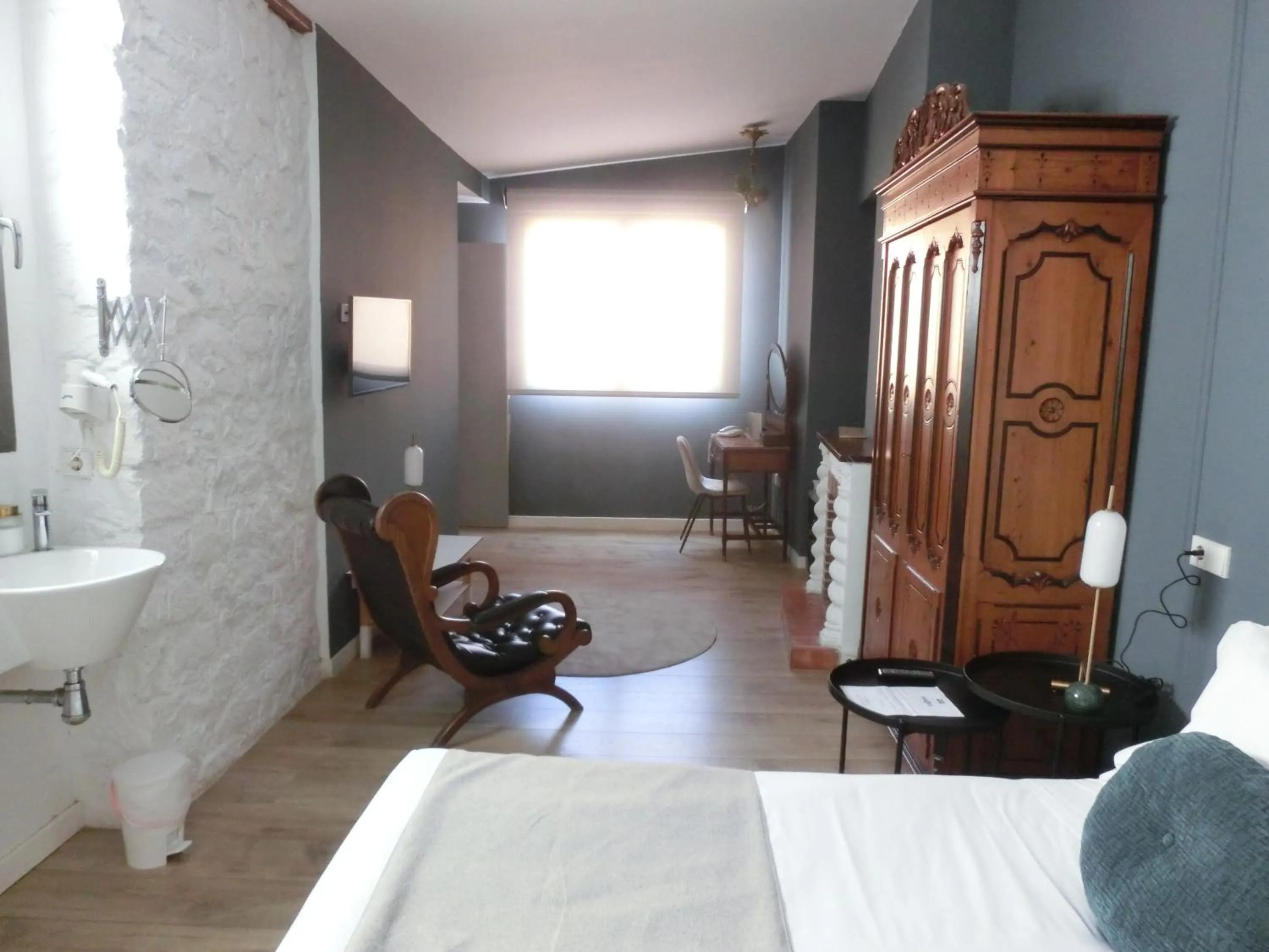 Photo of the whole room, Bed in Les Monges Palace Boutique