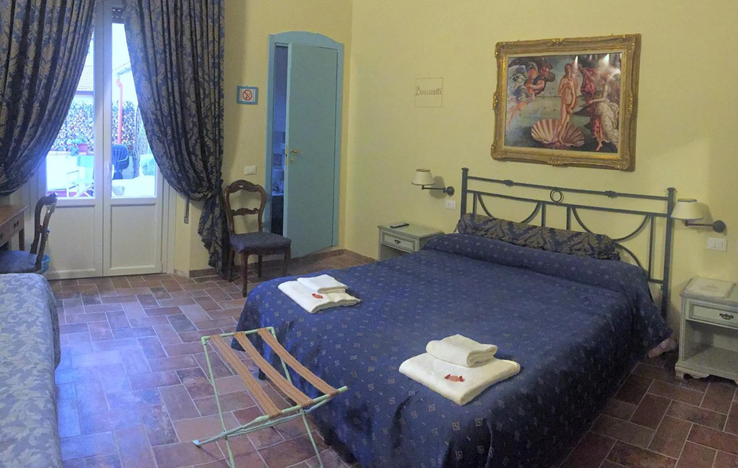 Photo of the whole room, Bed in Soggiorno Sogna Firenze