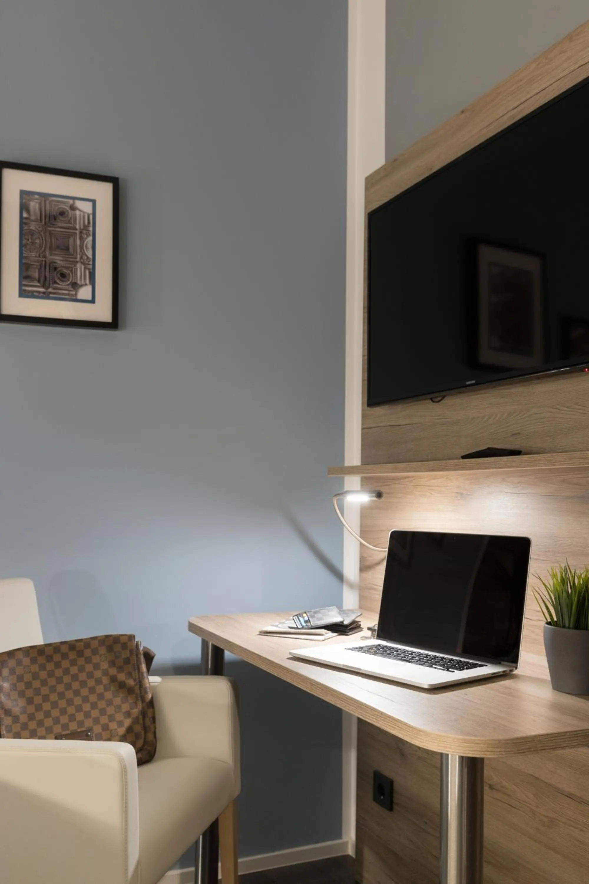 TV and multimedia in Aparthotel by dasPaul