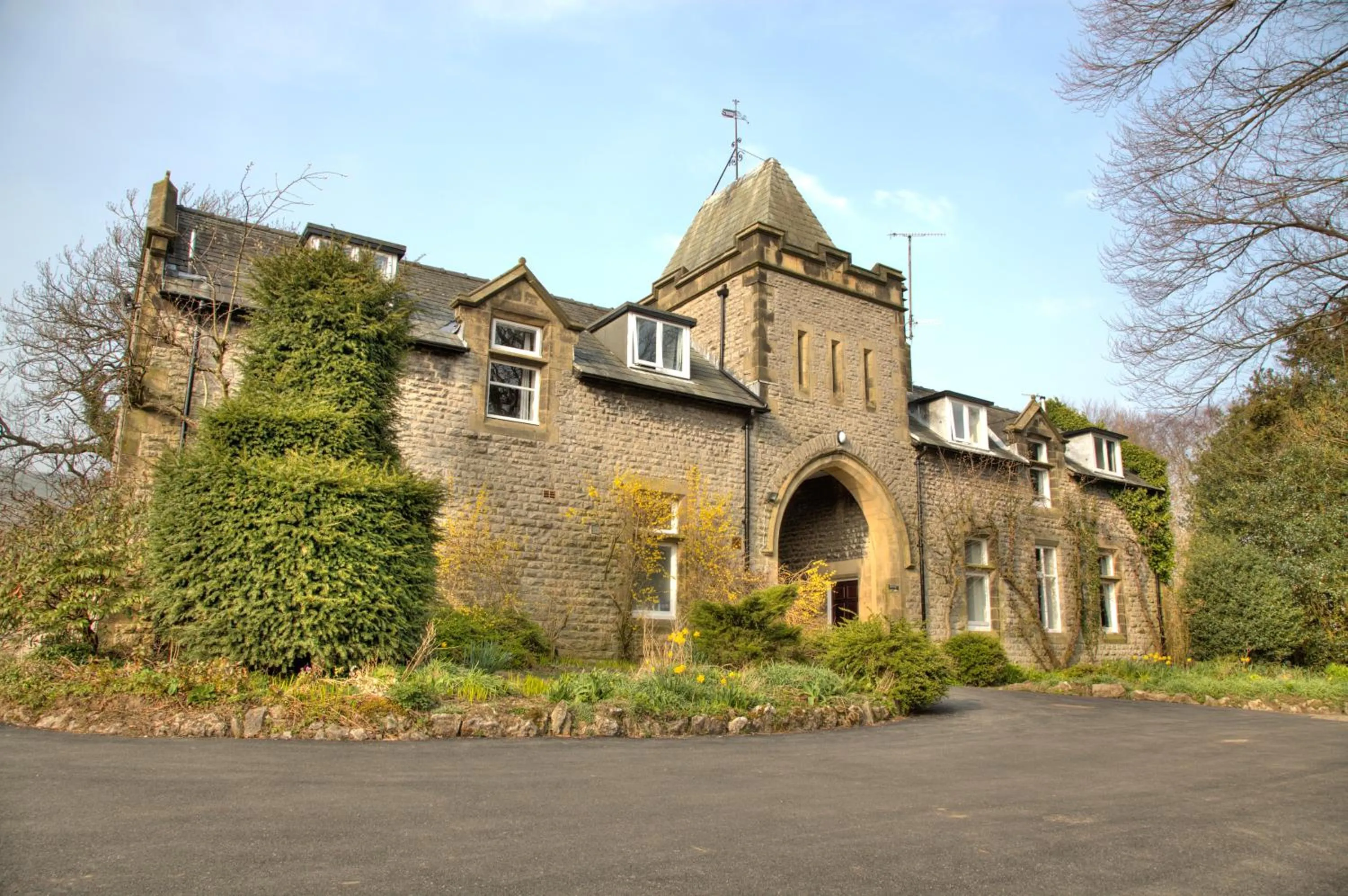 YHA Castleton Losehill Hall