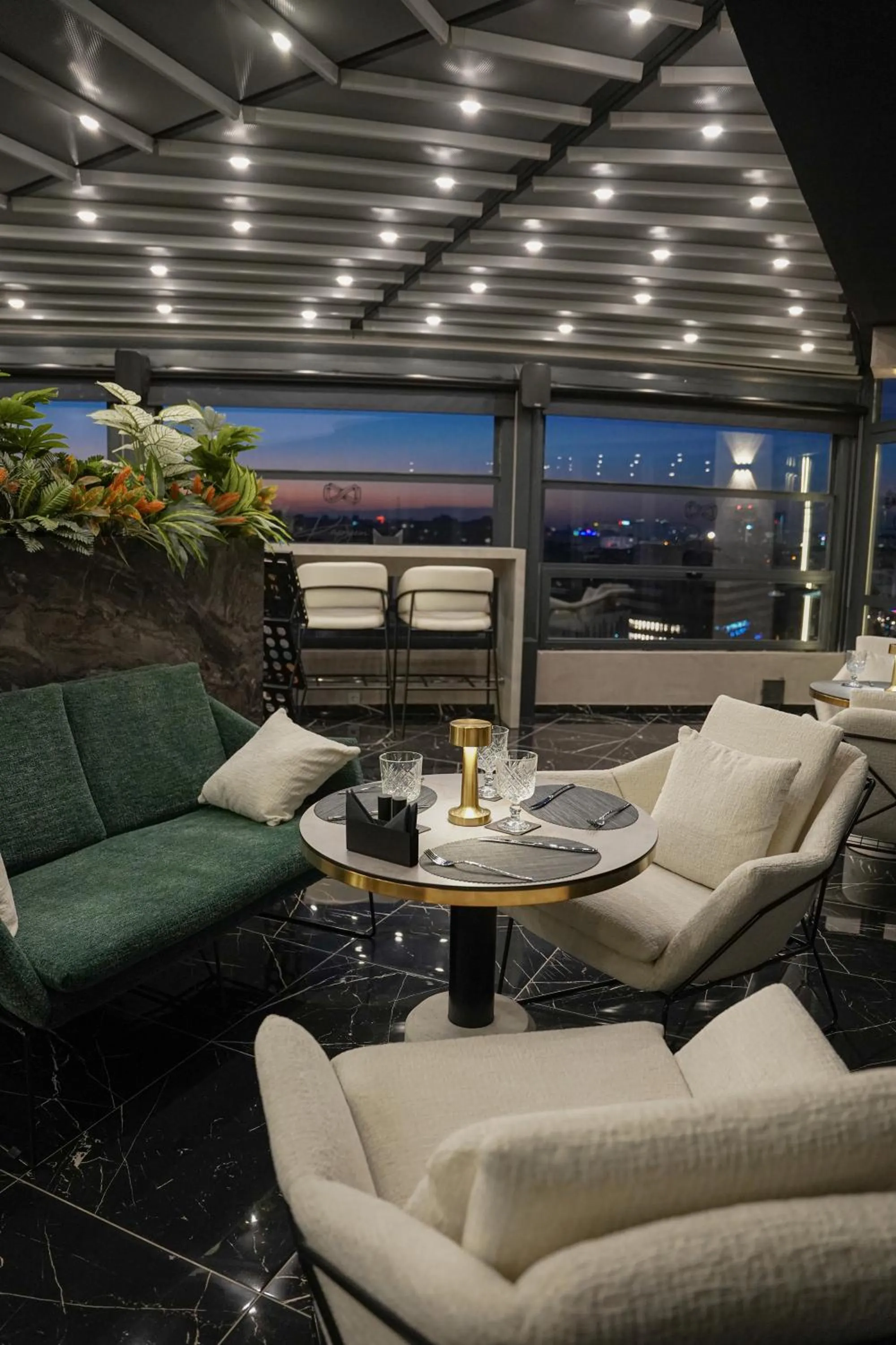 Lounge or bar in New Park Hotel