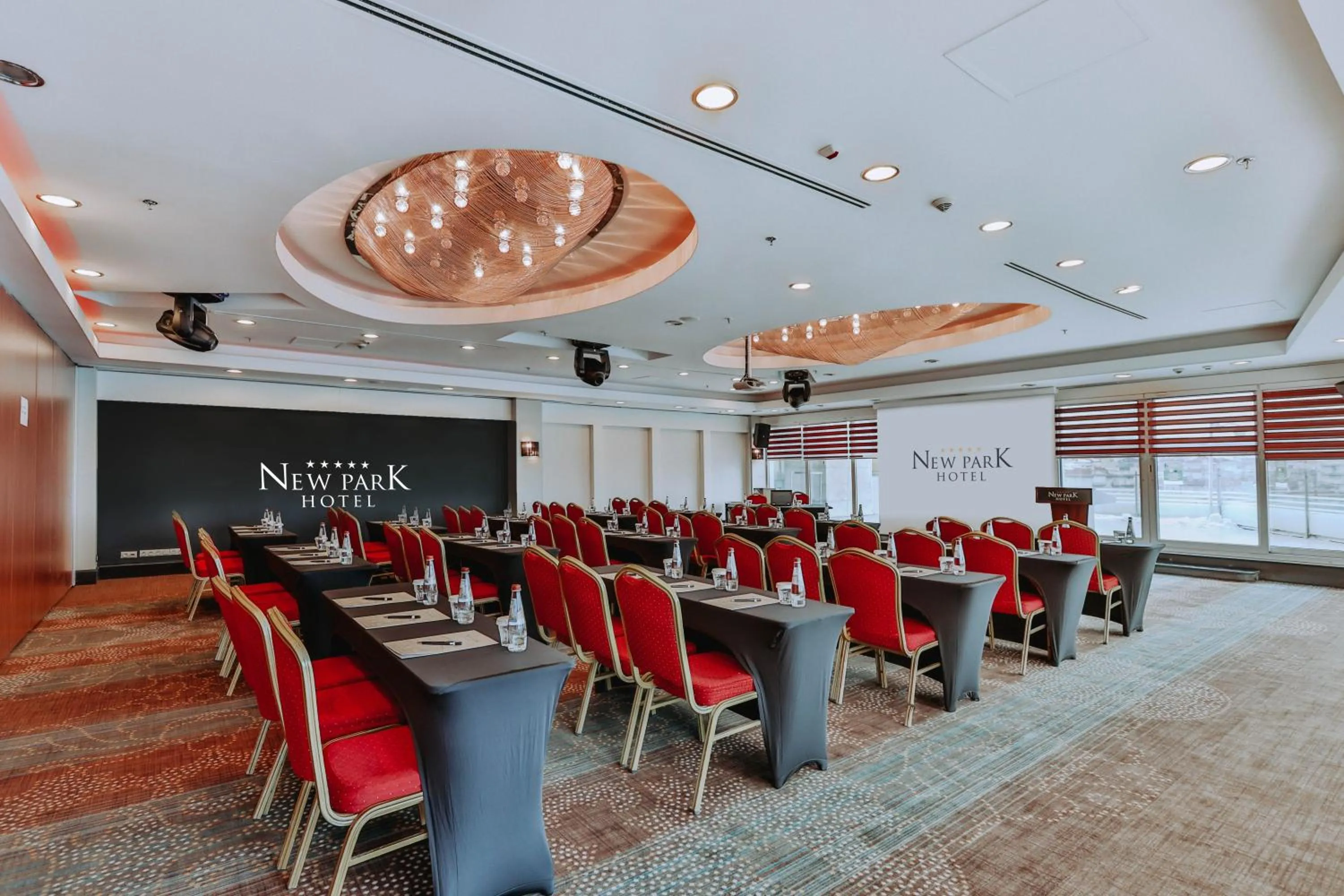 Meeting/conference room in New Park Hotel