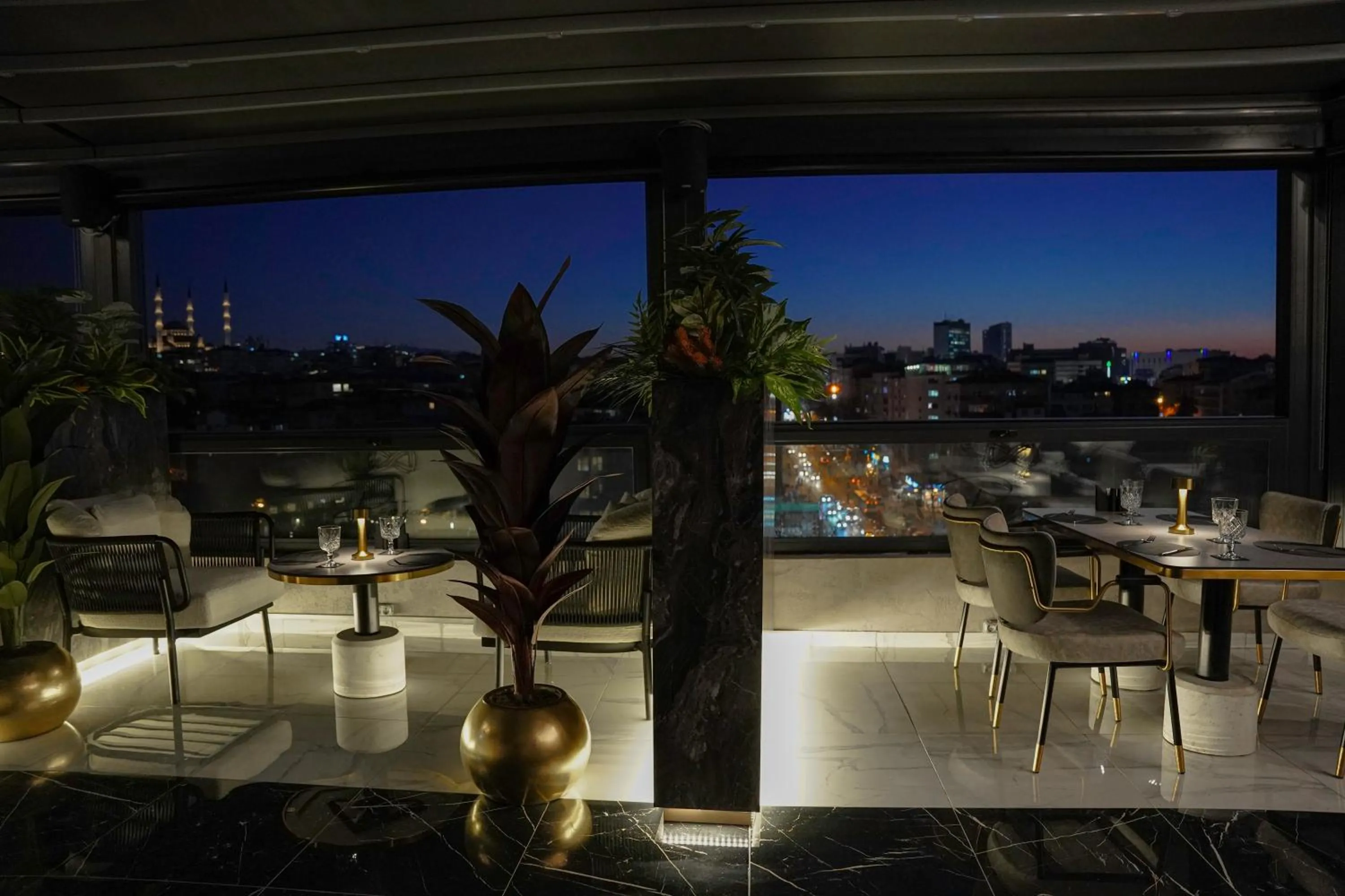 Night in New Park Hotel