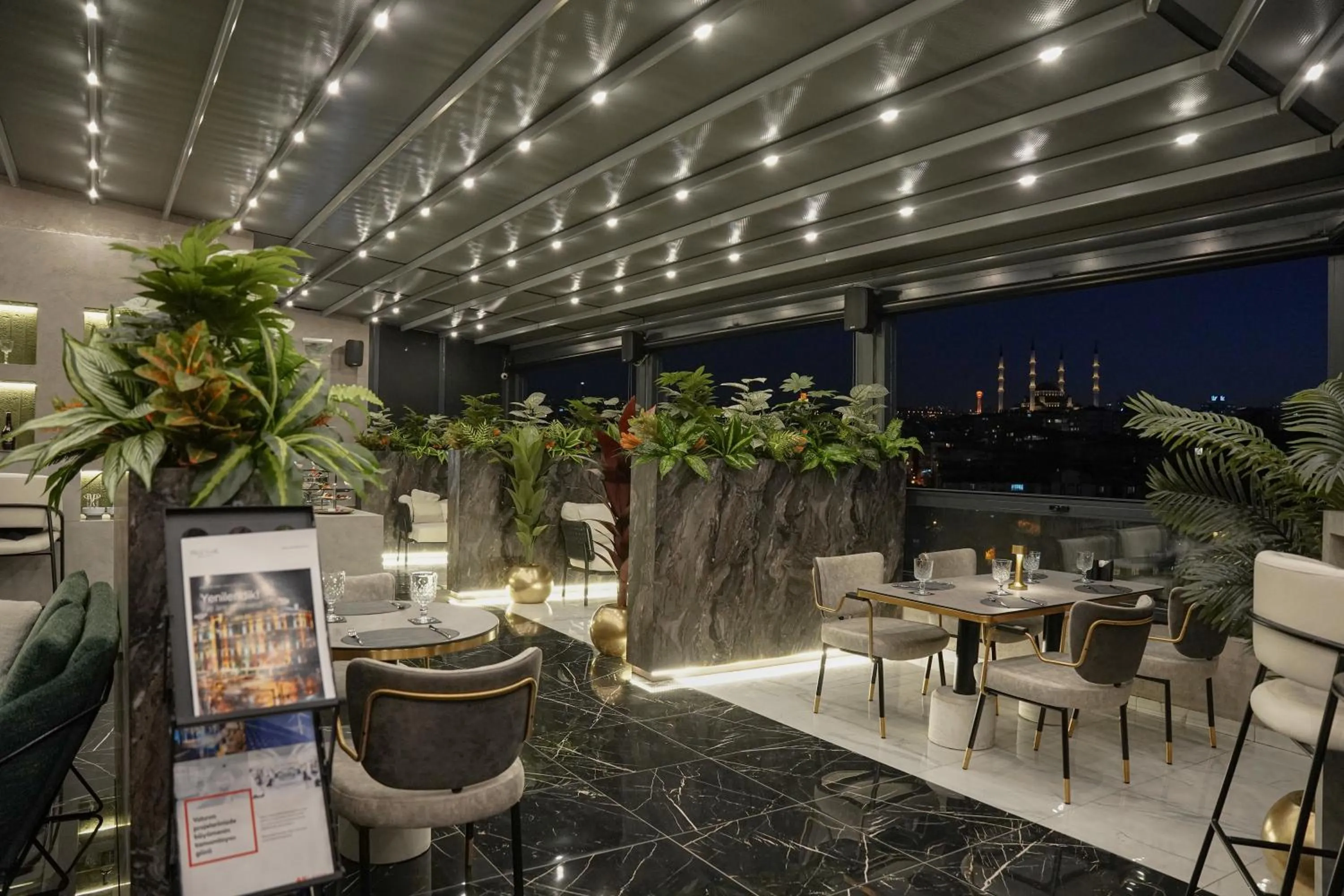 Lounge or bar in New Park Hotel