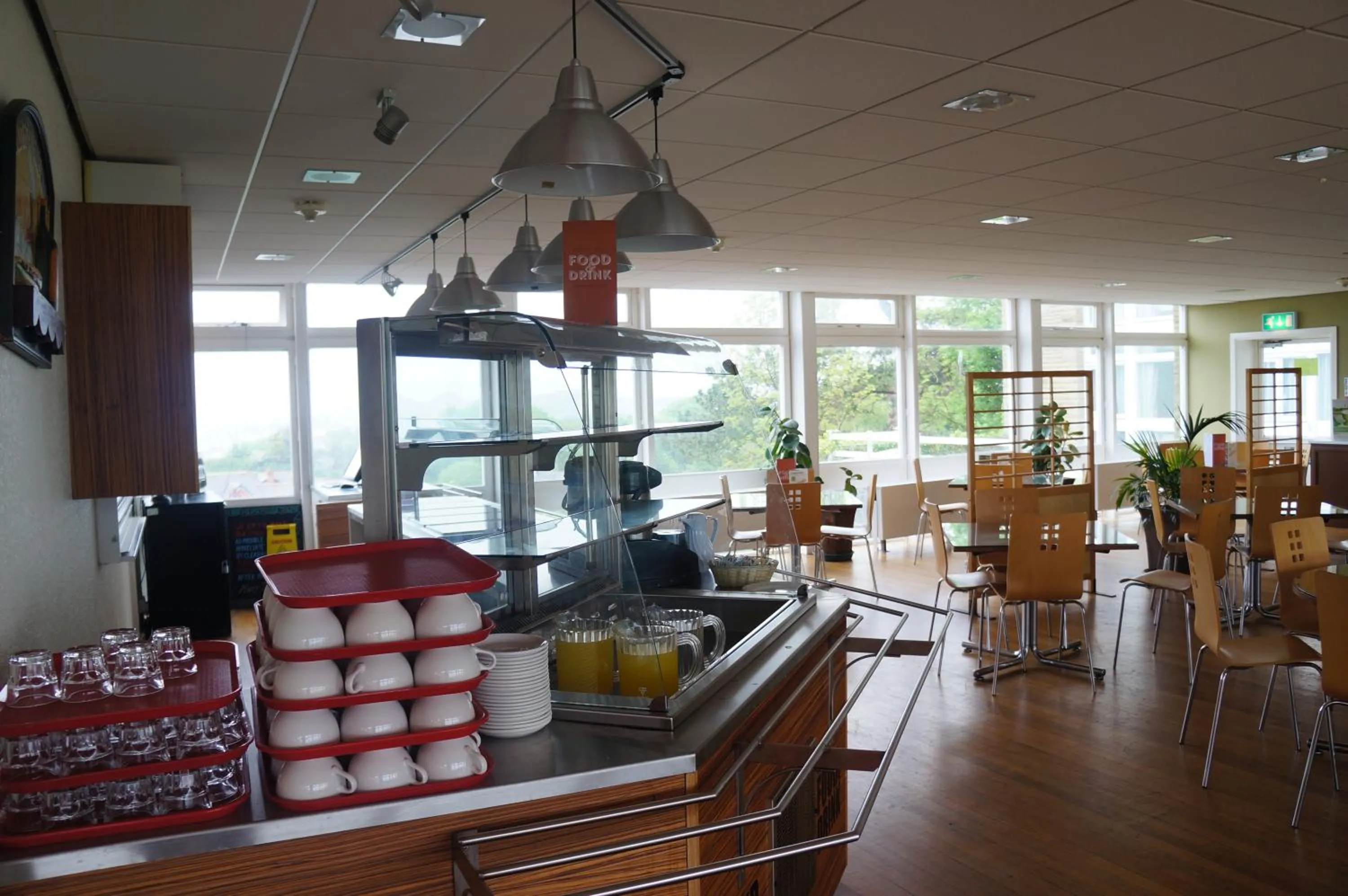 Restaurant/places to eat in YHA Conwy