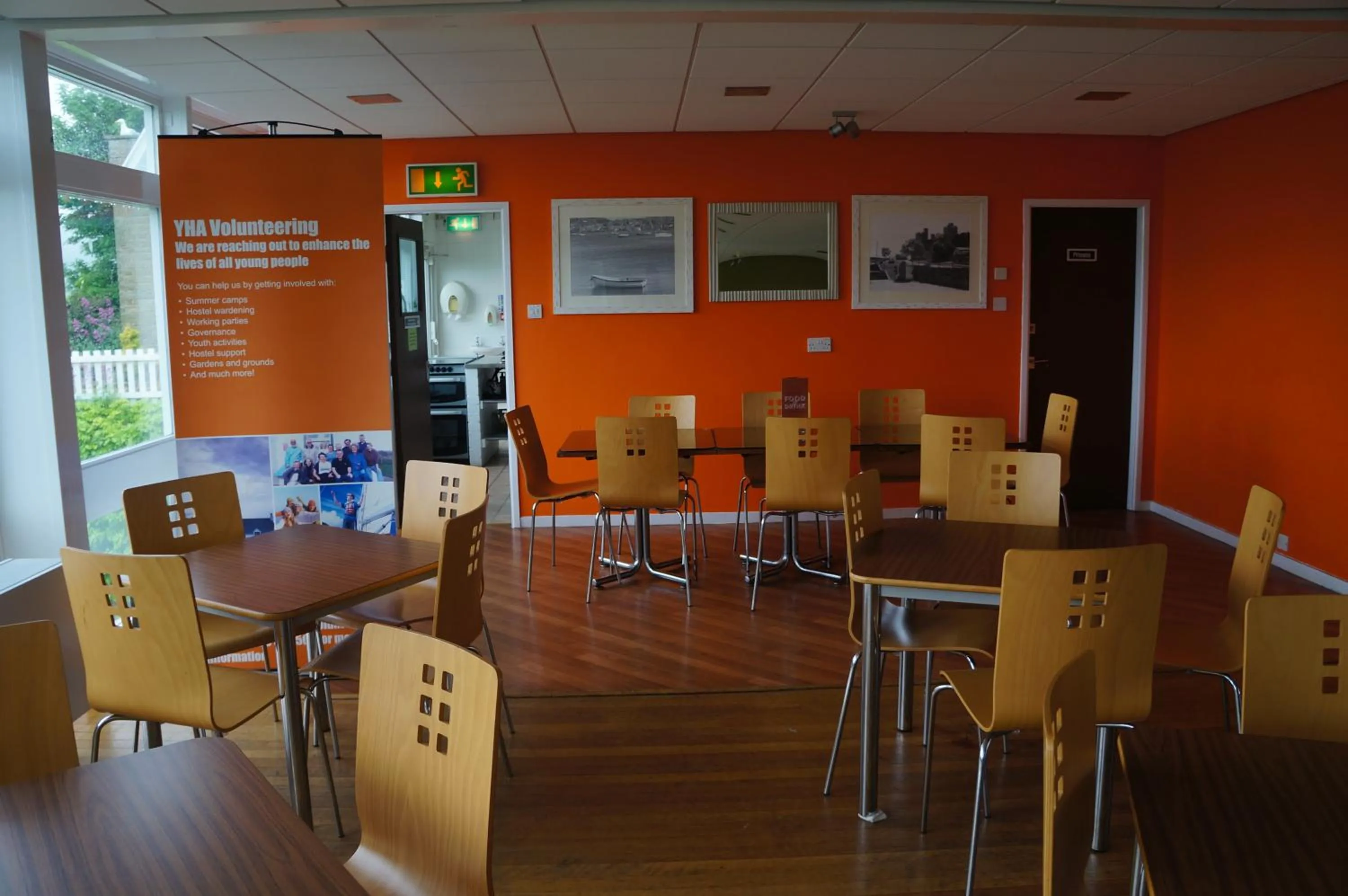 Restaurant/places to eat in YHA Conwy