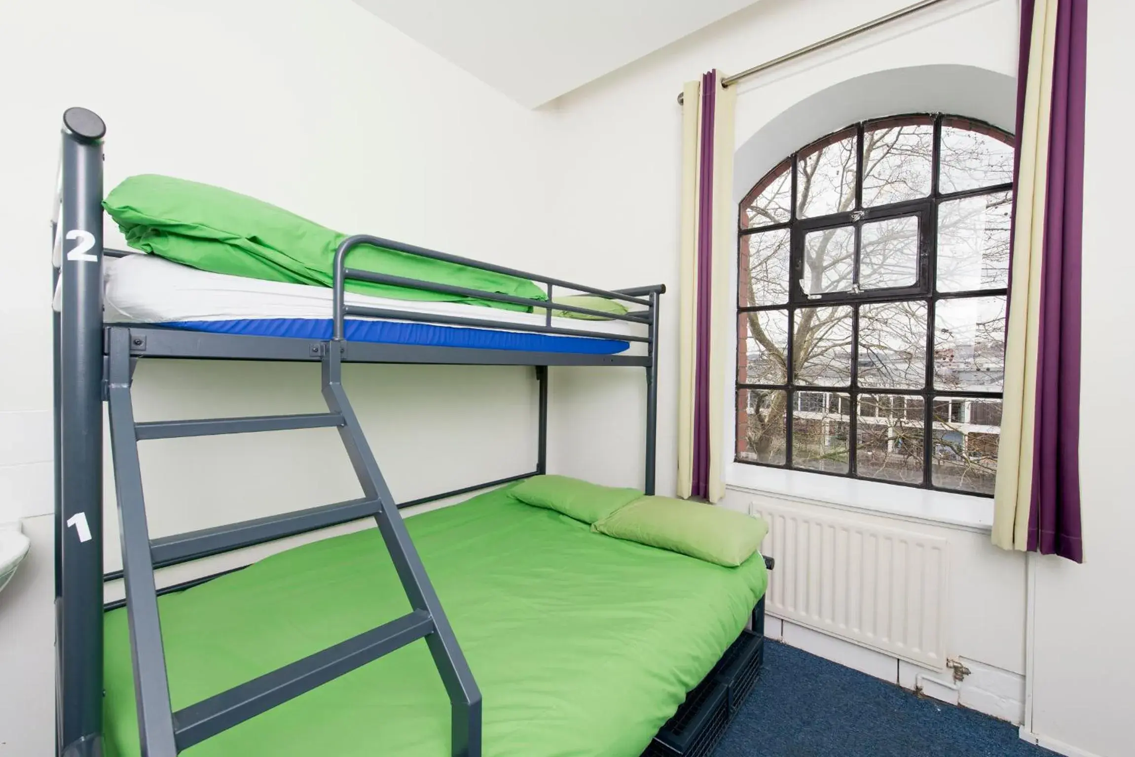 3 Bed Double Room with Shared Bathroom in YHA Bristol 3 Bed Double Room with Shared Bathroom in YHA Bristol