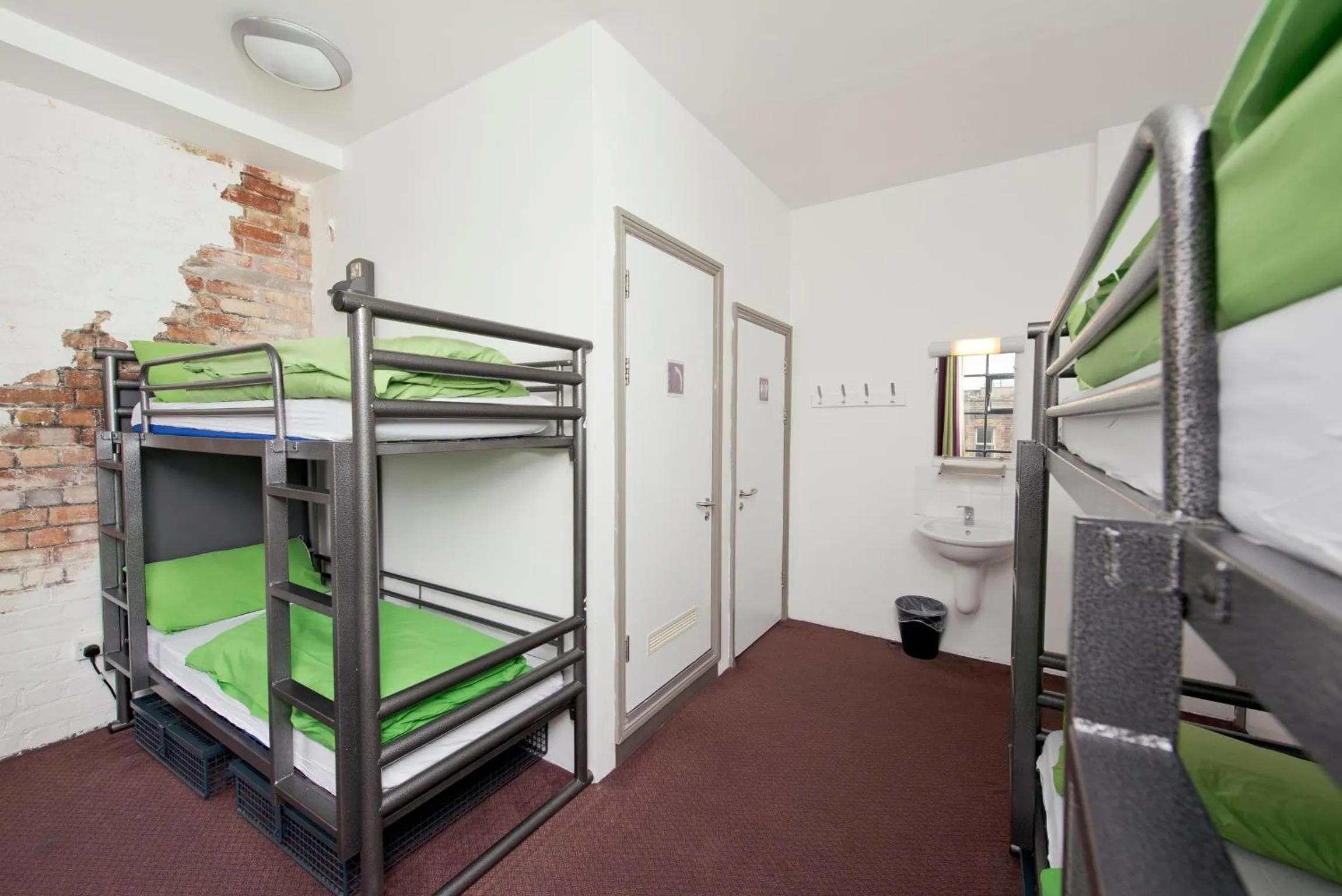 bunk bed, Bed in YHA Bristol
