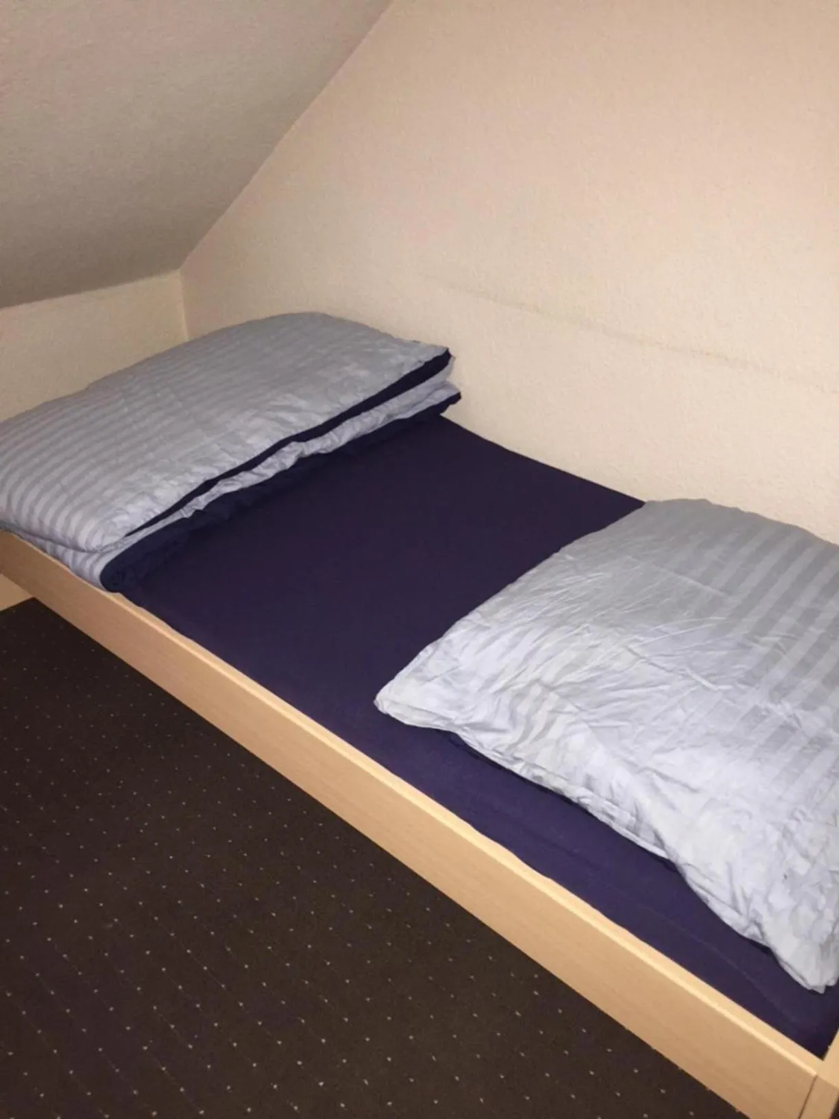Bed in Rana's Zimmervermittlung 2