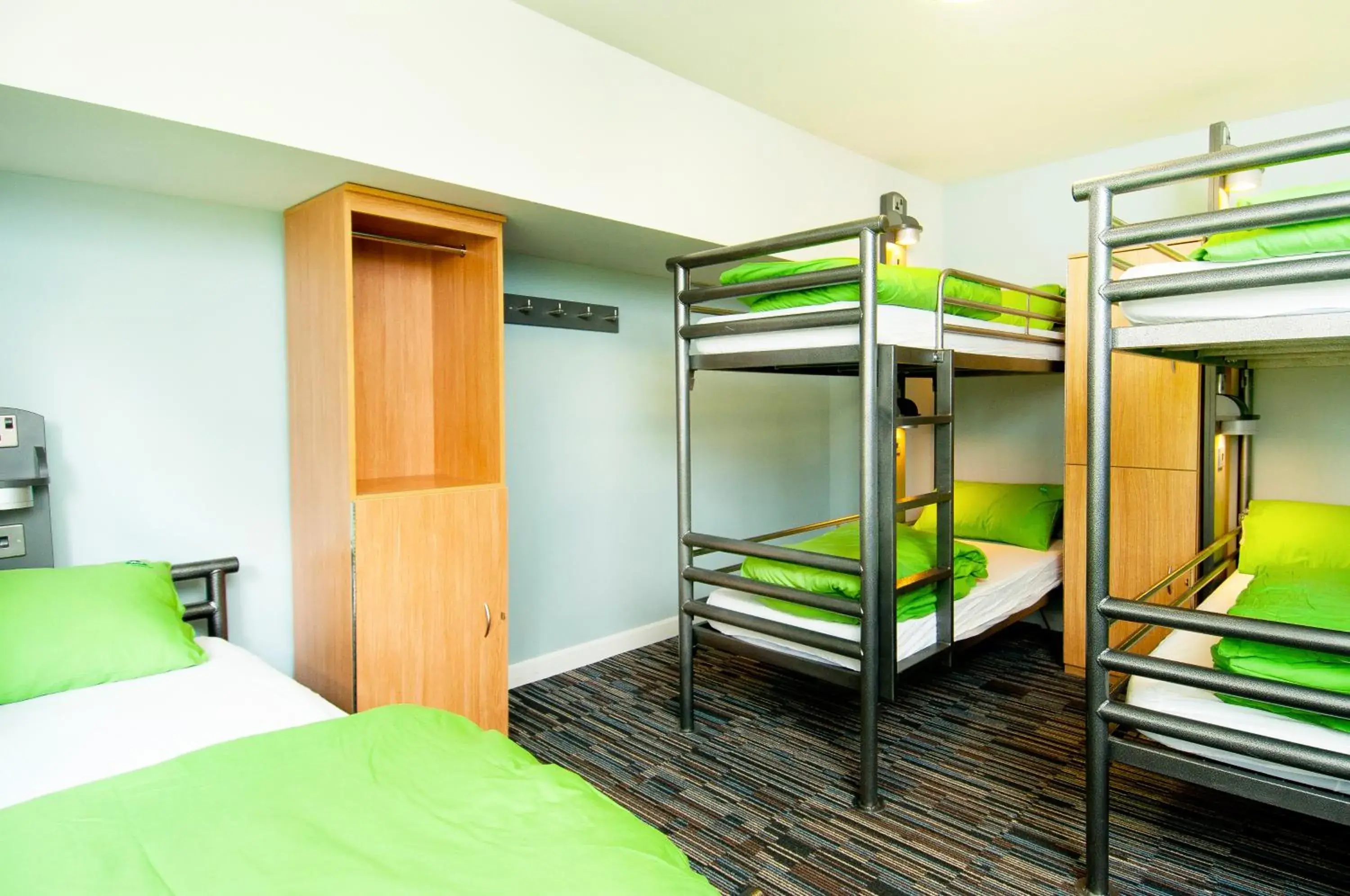 Bunk Bed in Male Dormitory Room with Shared Bathroom in YHA Stratford-Upon-Avon Bunk Bed in Male Dormitory Room with Shared Bathroom in YHA Stratford-Upon-Avon
