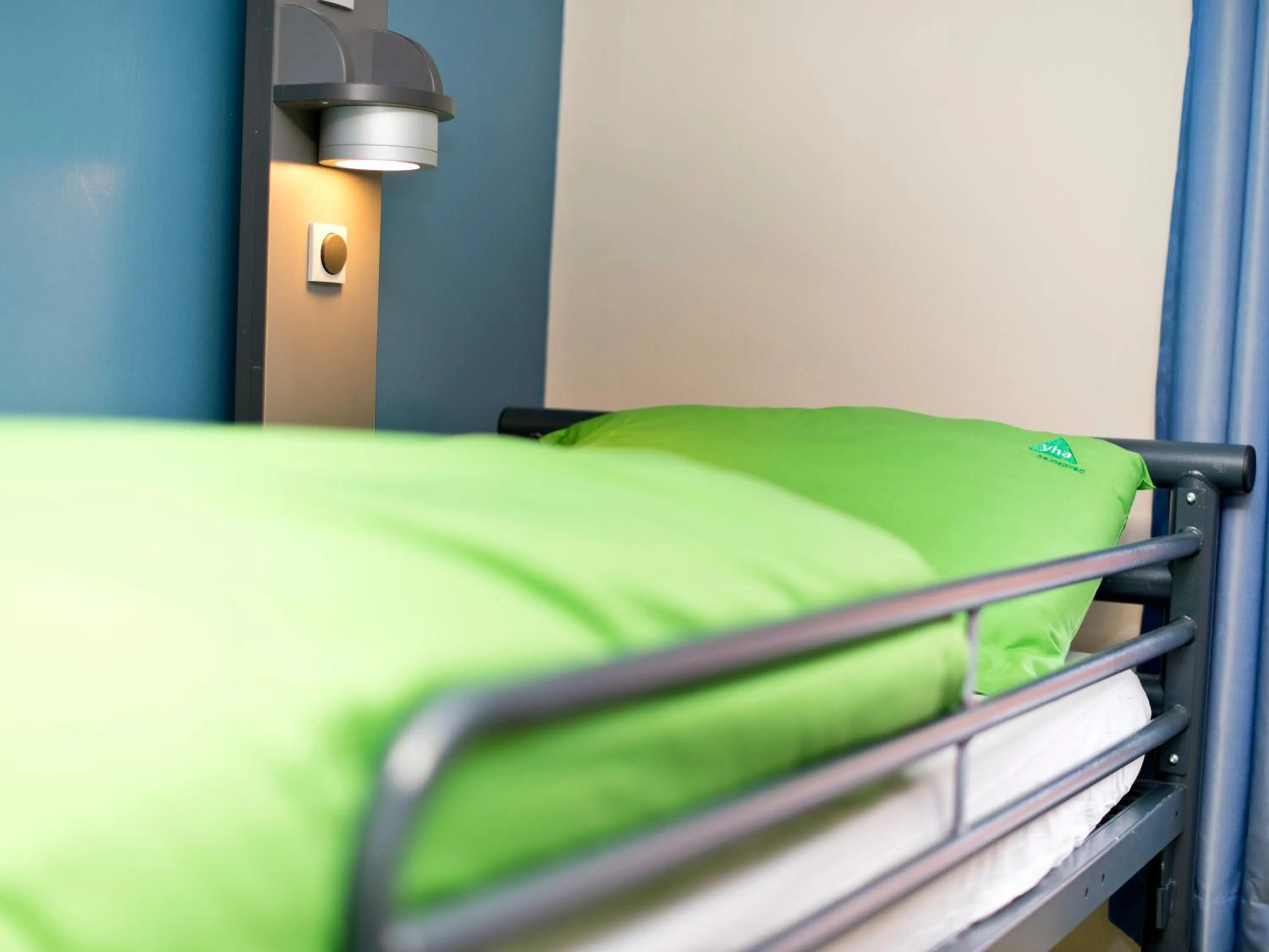 Bed in YHA Cambridge