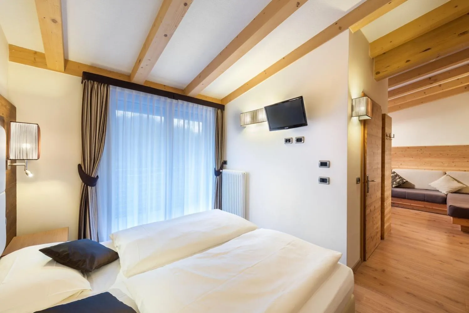 Photo of the whole room, Bed in Ravelli Sporting