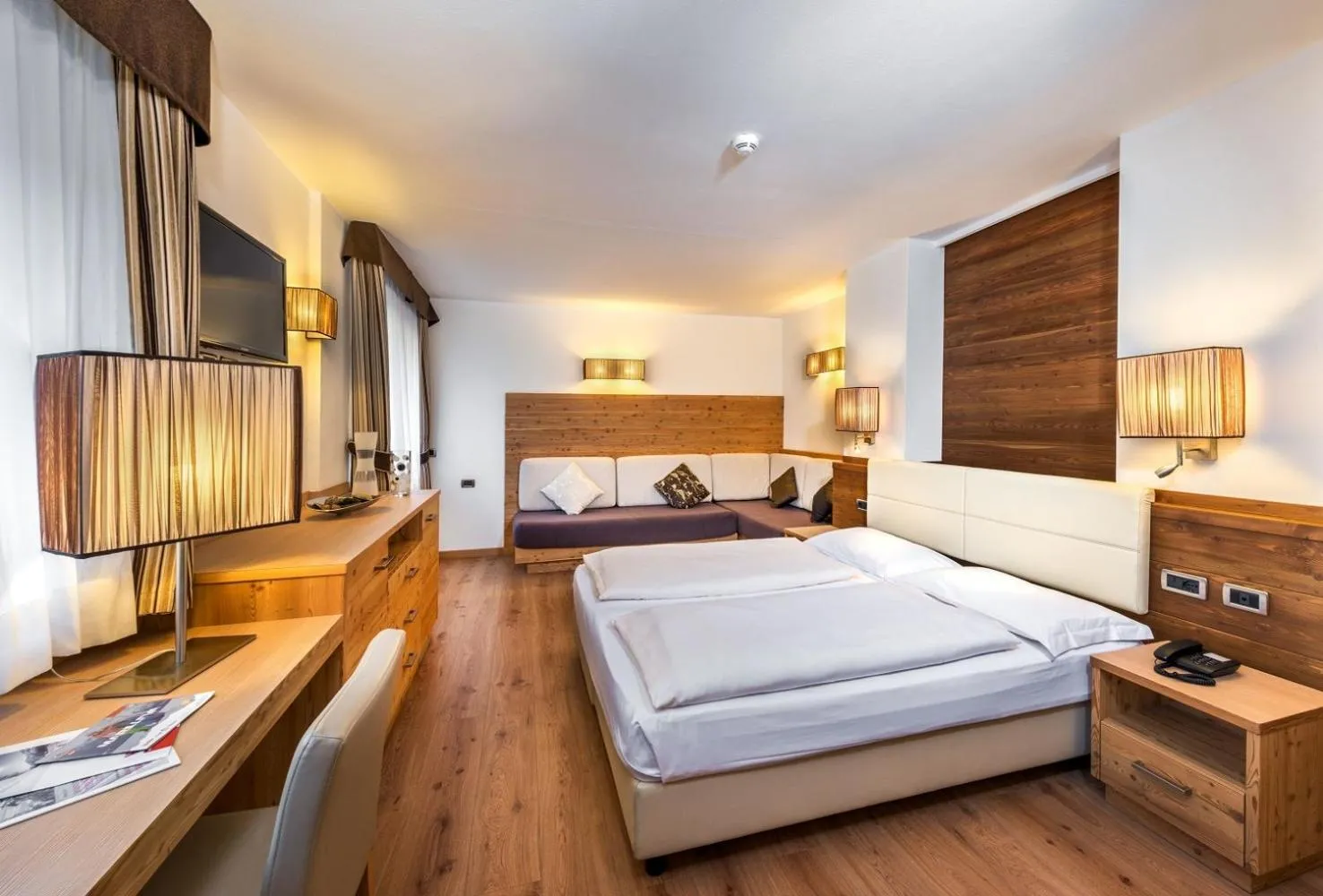 Photo of the whole room, Bed in Ravelli Sporting