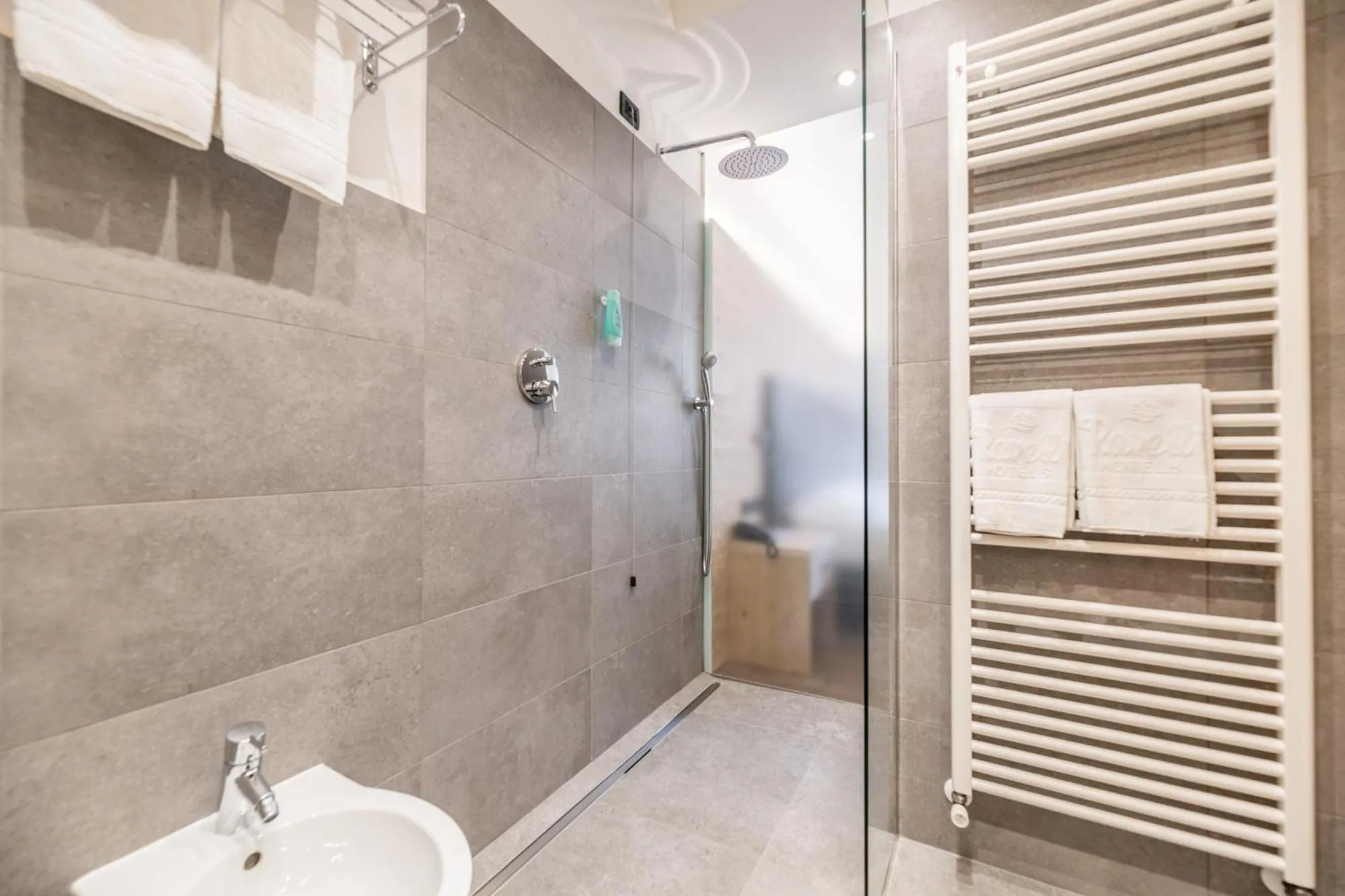 Bathroom in Ravelli Sporting