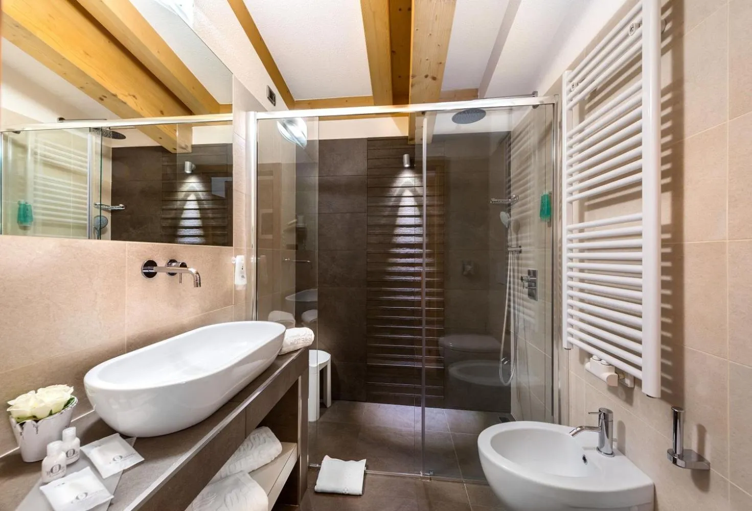 Bathroom in Ravelli Sporting