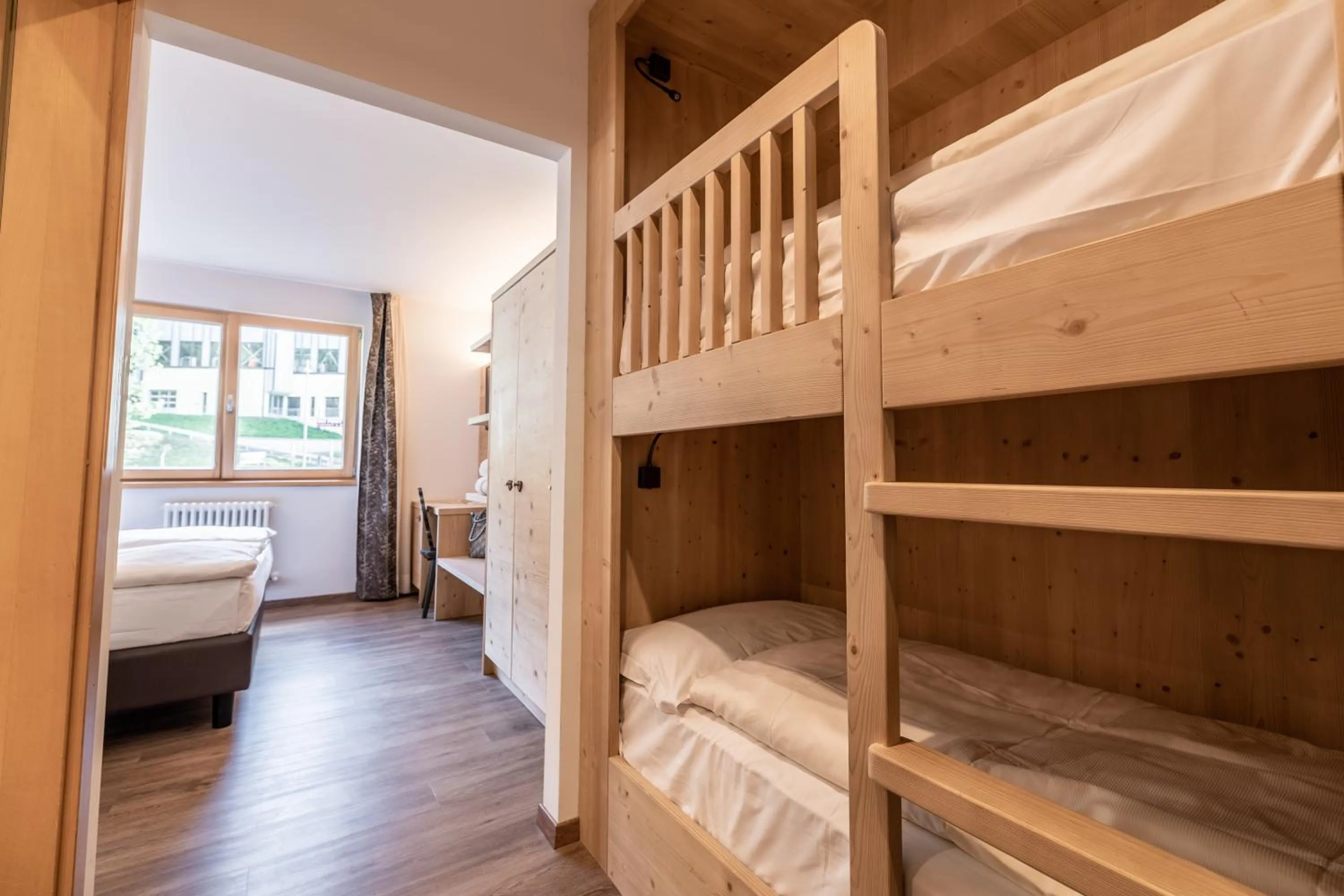 Bedroom, Bed in Ravelli Sporting