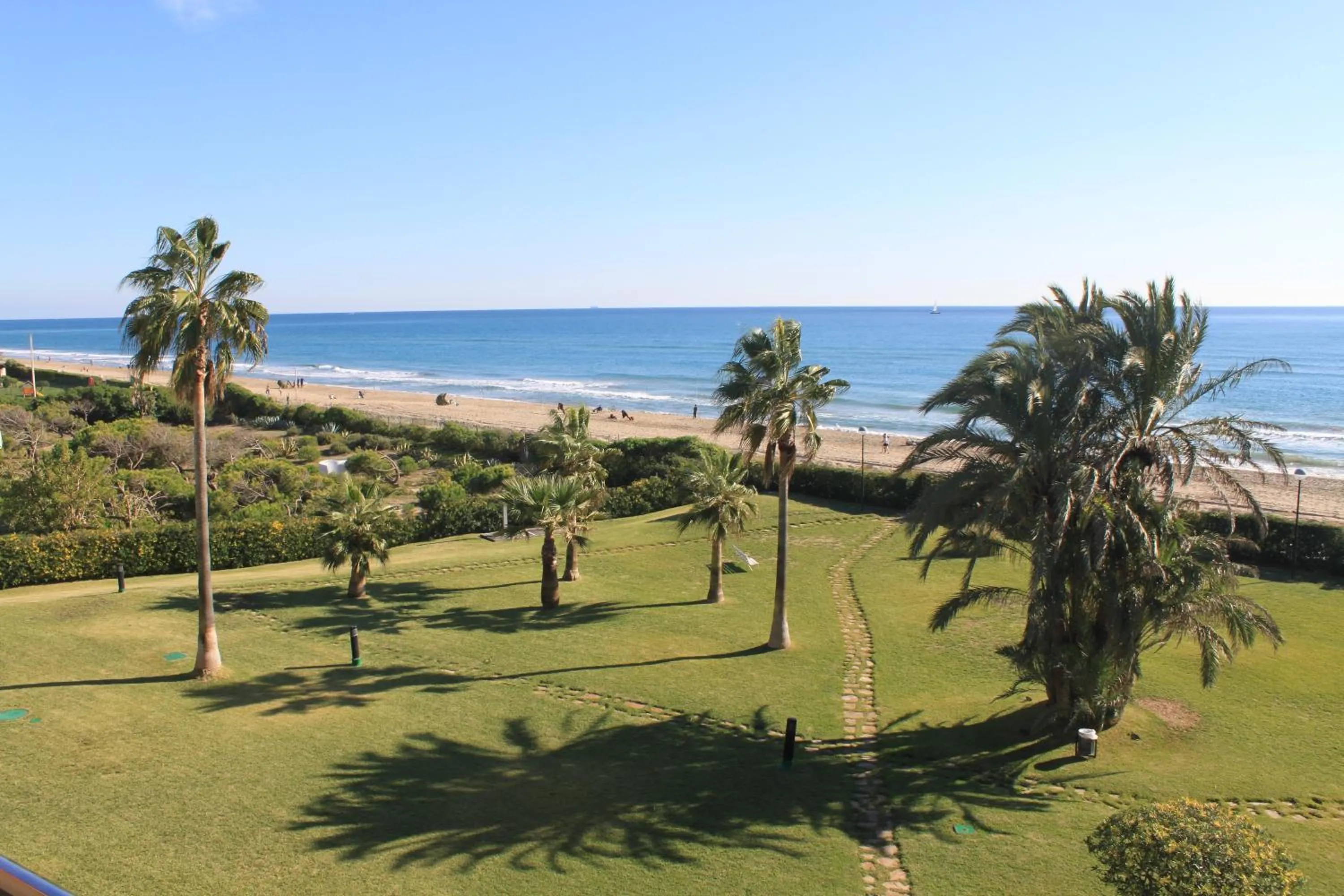 GAVA 2 BEACHFRONT PENTHOUSE