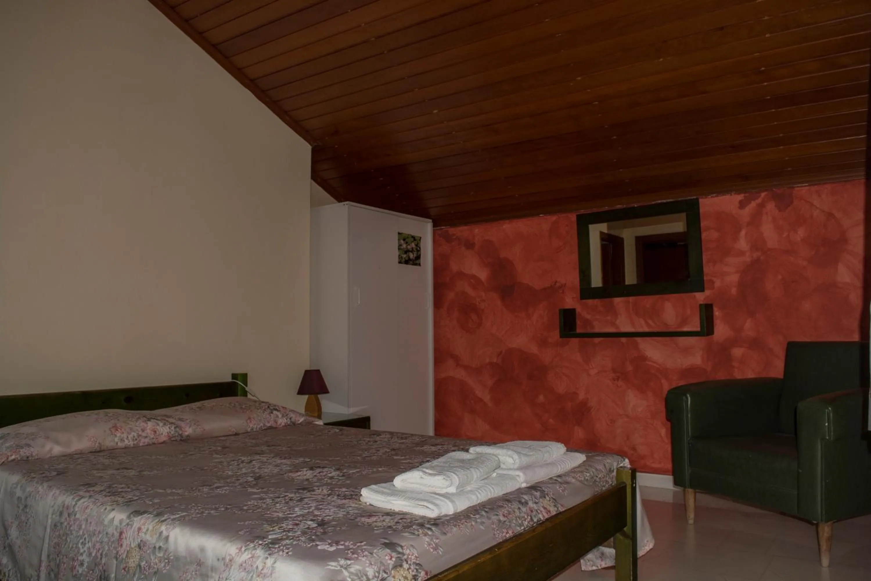 Bed in Staggia Studios