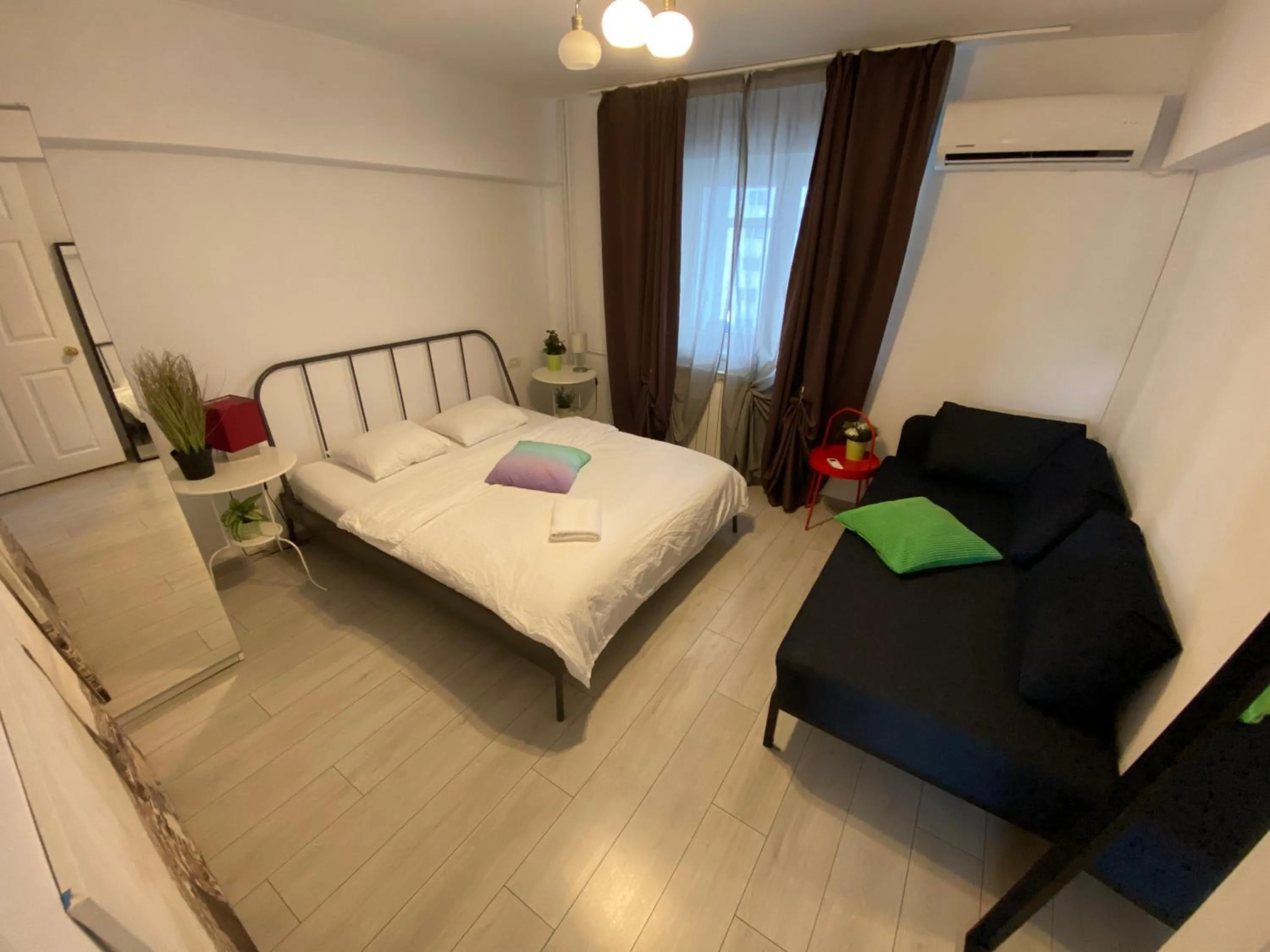 Bed in Green Apartment 4-26 Mircea Voda