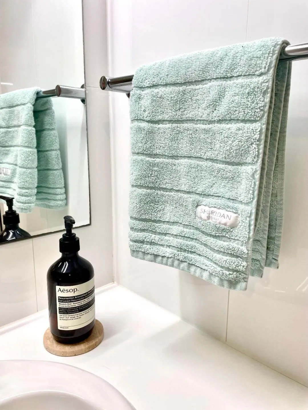 Bathroom in Edge17 Waterfront Apartment, plus Cottage with Garden View - Port Fairy