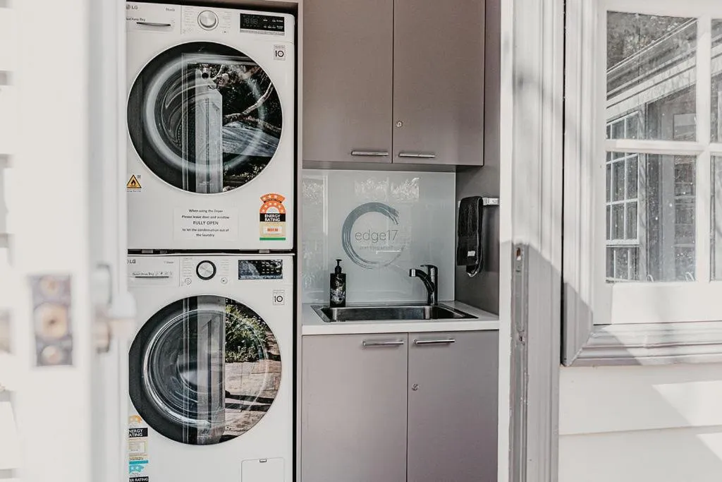 laundry in Edge17 Waterfront Apartment, plus Cottage with Garden View - Port Fairy