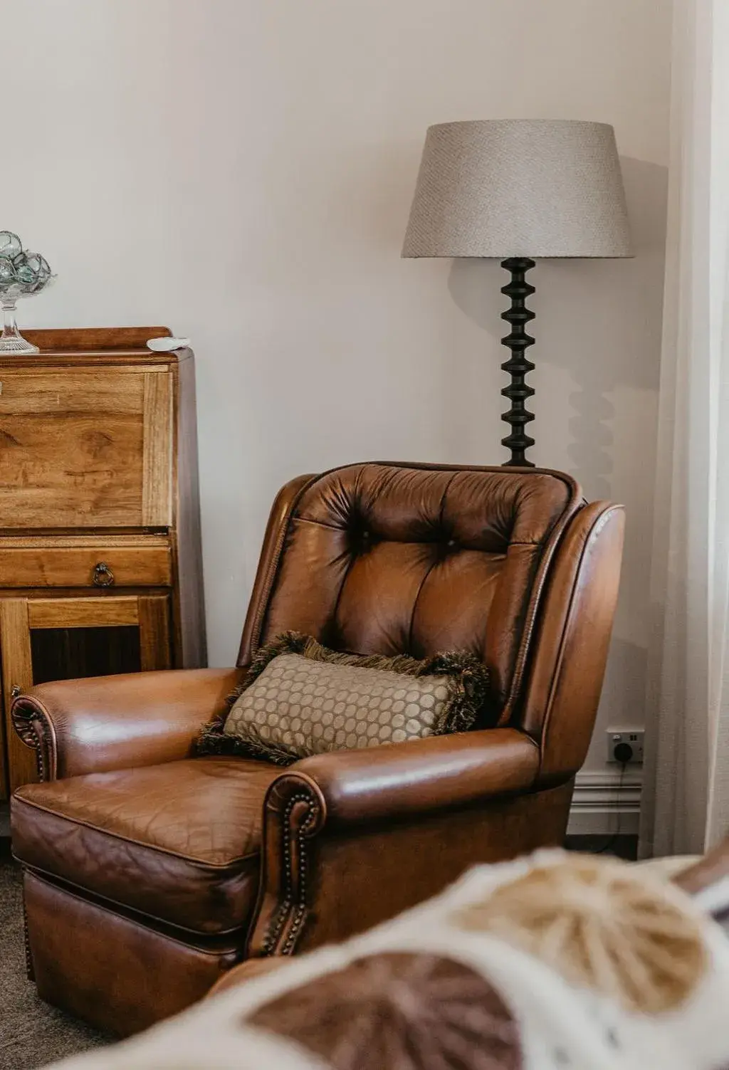 Living room in Edge17 Waterfront Apartment, plus Cottage with Garden View - Port Fairy Living room in Edge17 Waterfront Apartment, plus Cottage with Garden View - Port Fairy