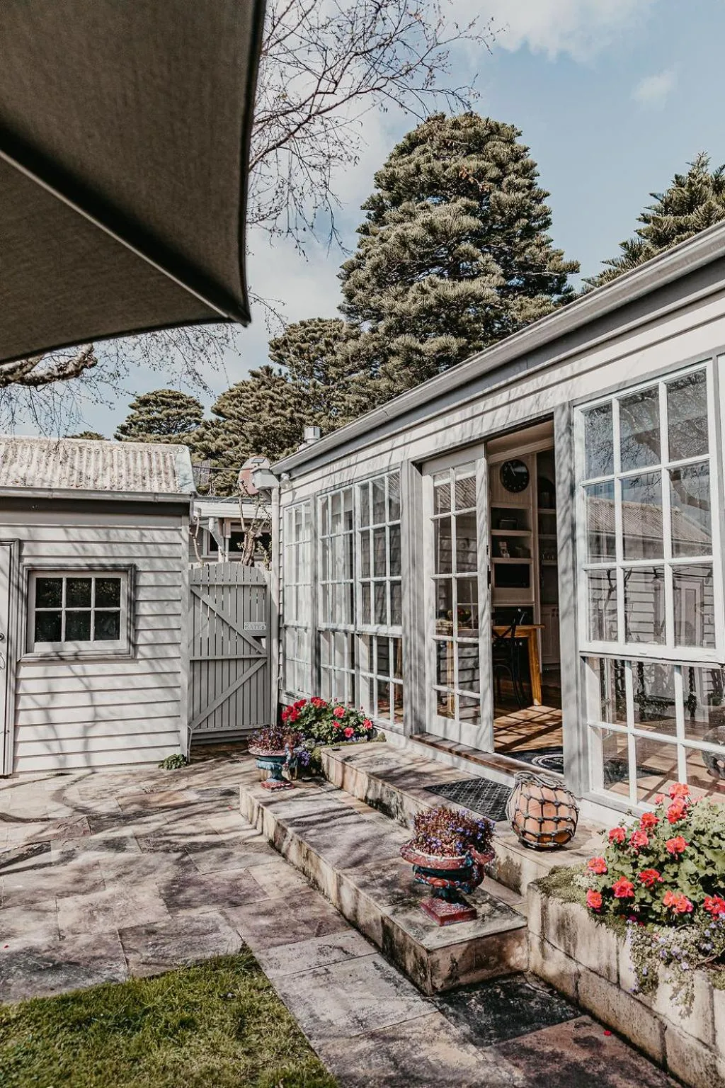 Property building in Edge17 Waterfront Apartment, plus Cottage with Garden View - Port Fairy