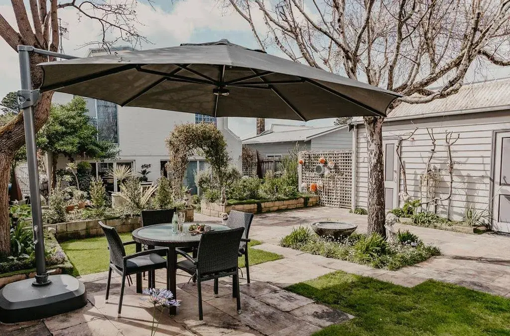 Garden view in Edge17 Waterfront Apartment, plus Cottage with Garden View - Port Fairy Garden view in Edge17 Waterfront Apartment, plus Cottage with Garden View - Port Fairy