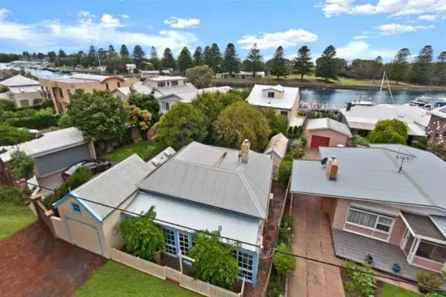 Bird's eye view in Edge17 Waterfront Apartment, plus Cottage with Garden View - Port Fairy Bird's eye view in Edge17 Waterfront Apartment, plus Cottage with Garden View - Port Fairy