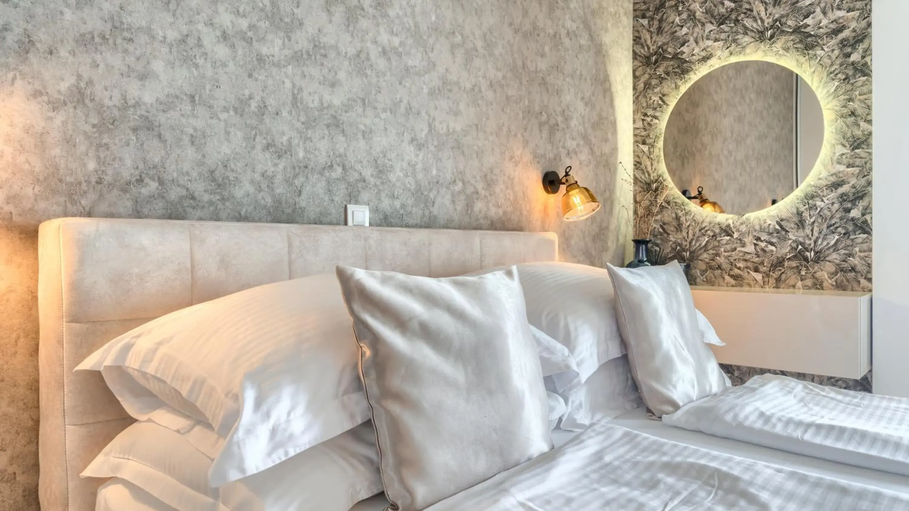 Decorative detail, Bed in Pansion Martin Decorative detail, Bed in Pansion Martin