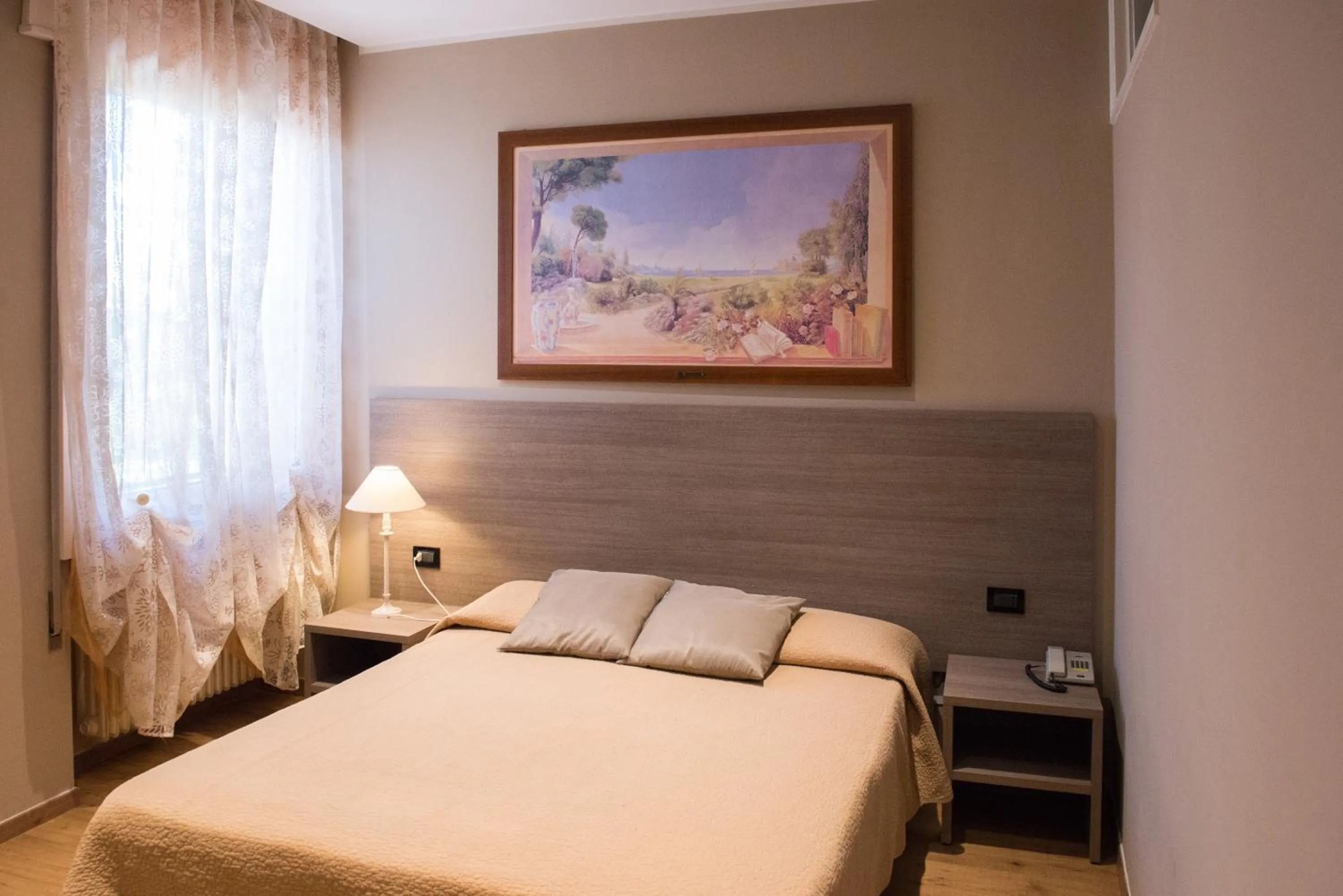 Day, Bed in Albergo Grappolo D'oro
