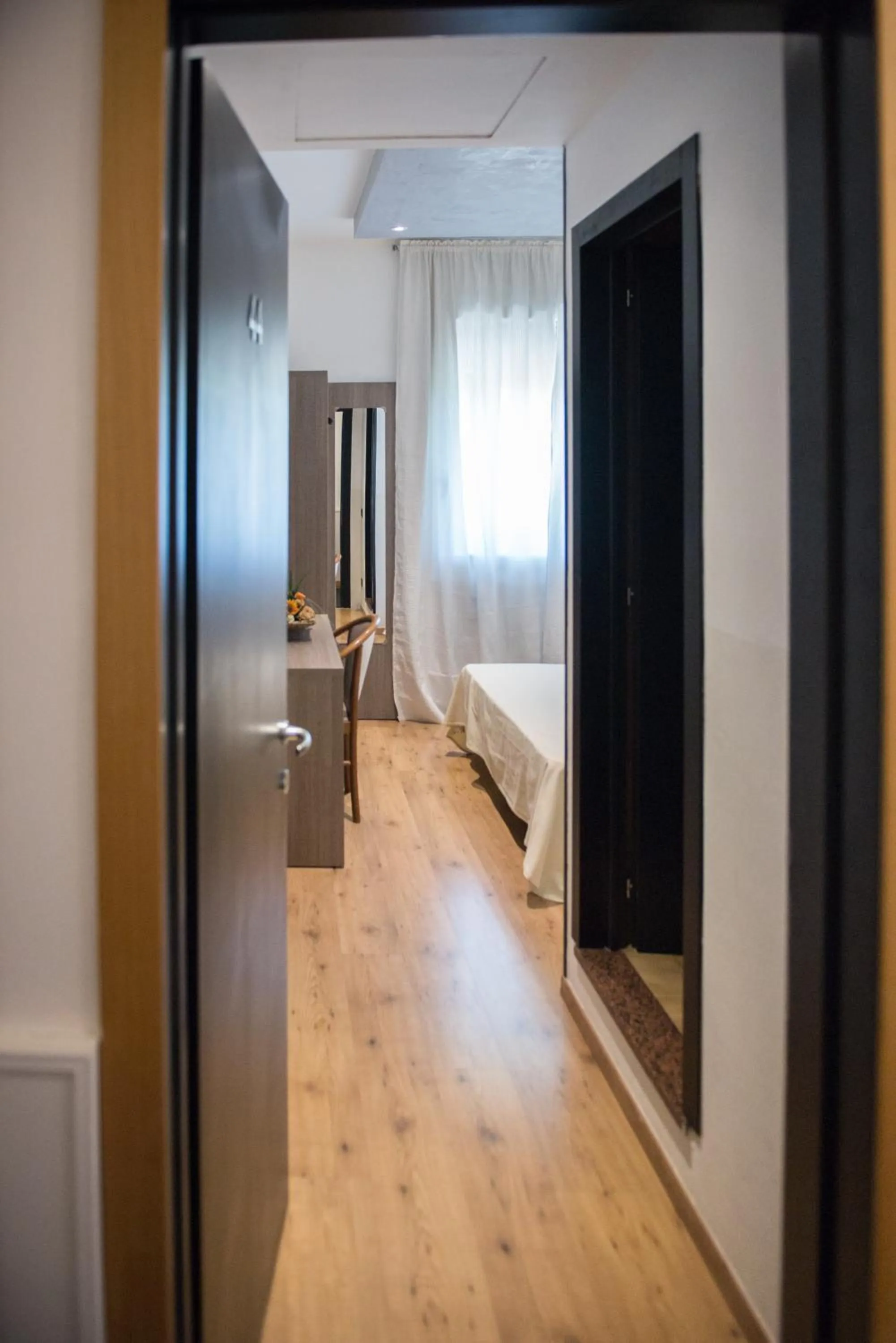 Decorative detail, Bed in Albergo Grappolo D'oro