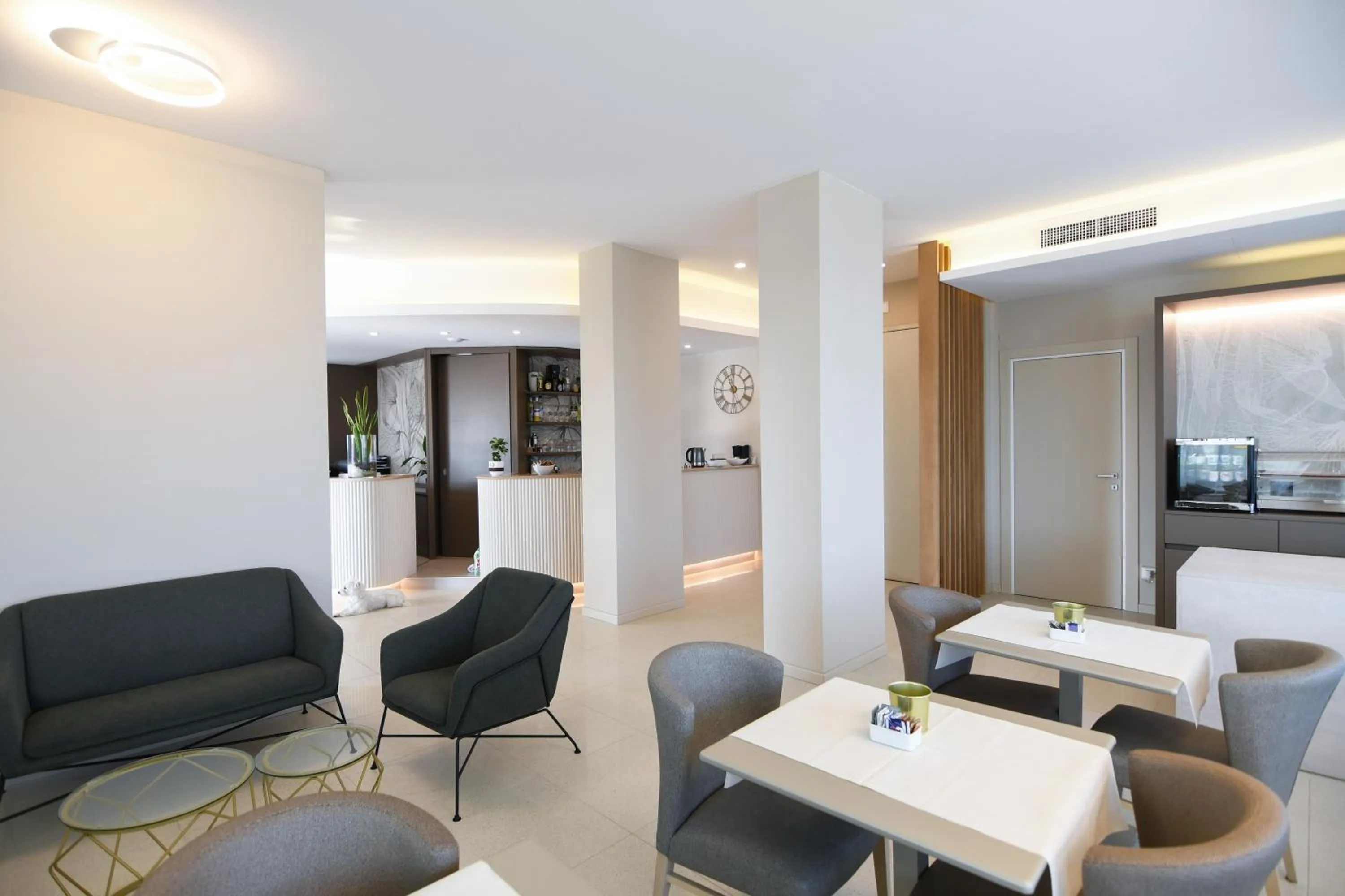 Communal lounge/ TV room in Albergo Grappolo D'oro