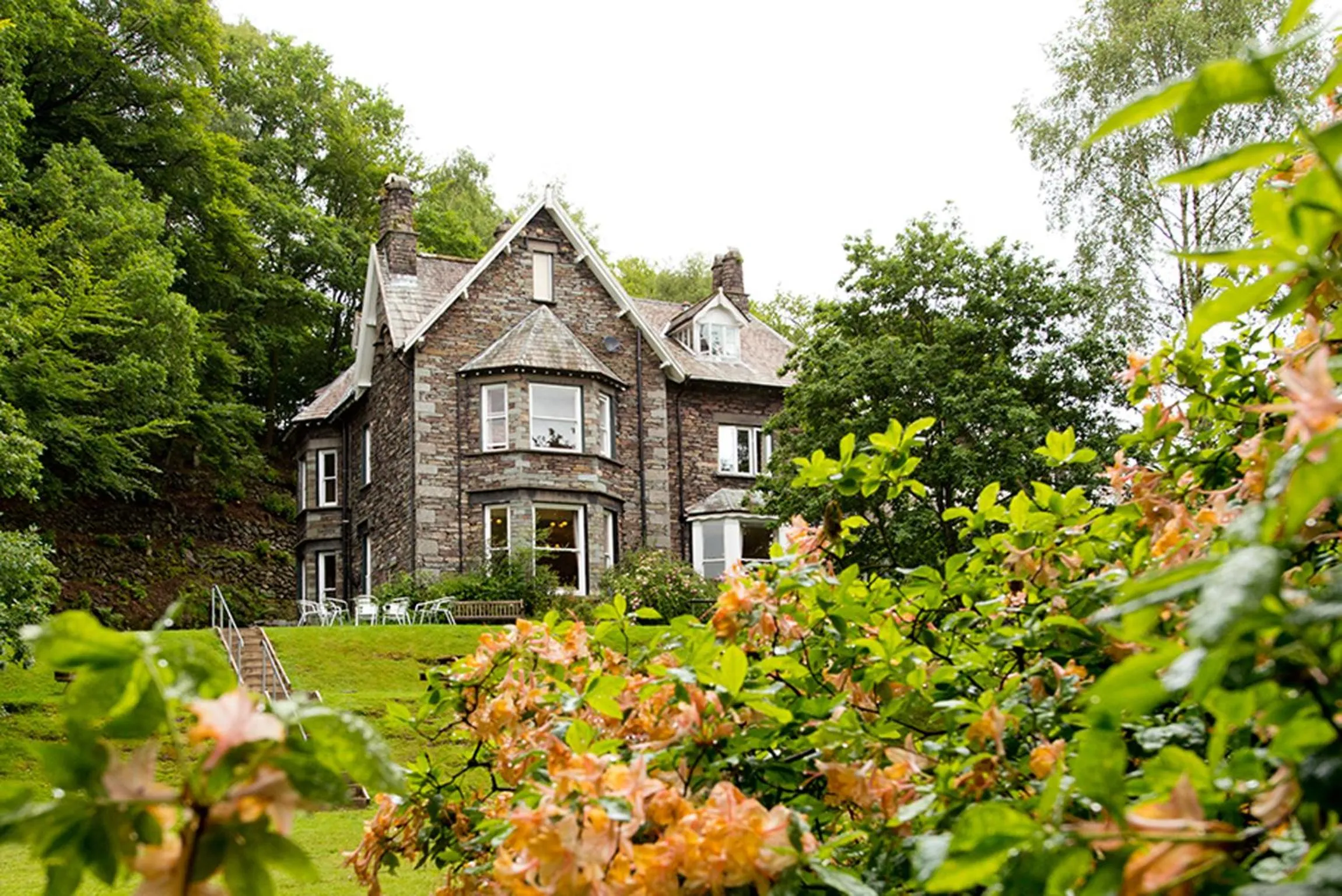 Facade/entrance in YHA Grasmere Butharlyp Howe