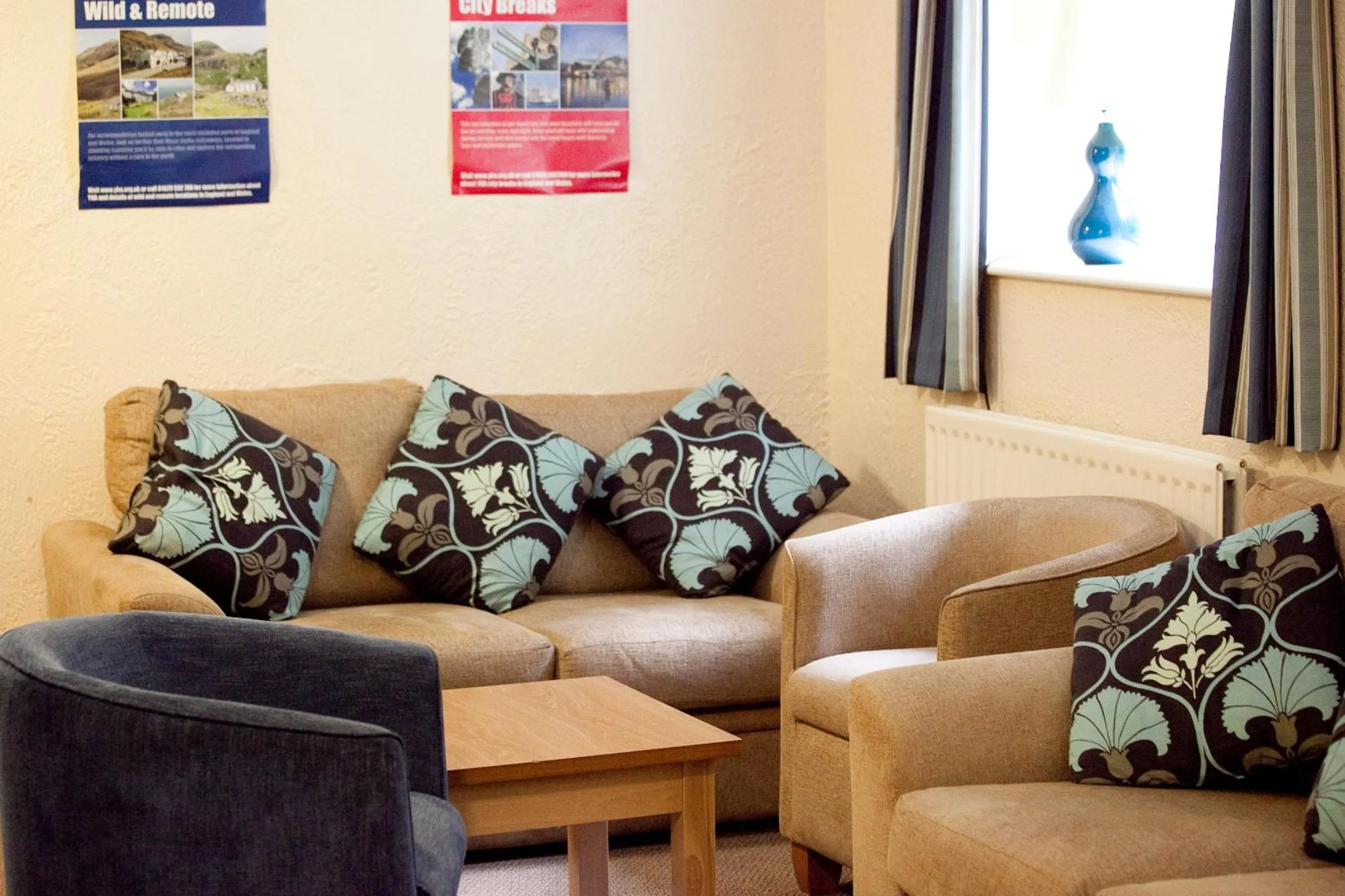 Communal lounge/ TV room in YHA Grasmere Butharlyp Howe