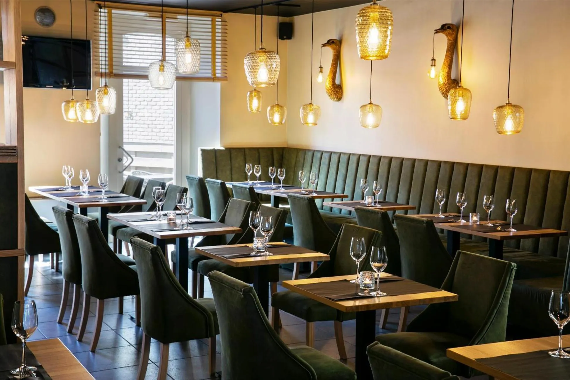 Restaurant/places to eat in La Couronne