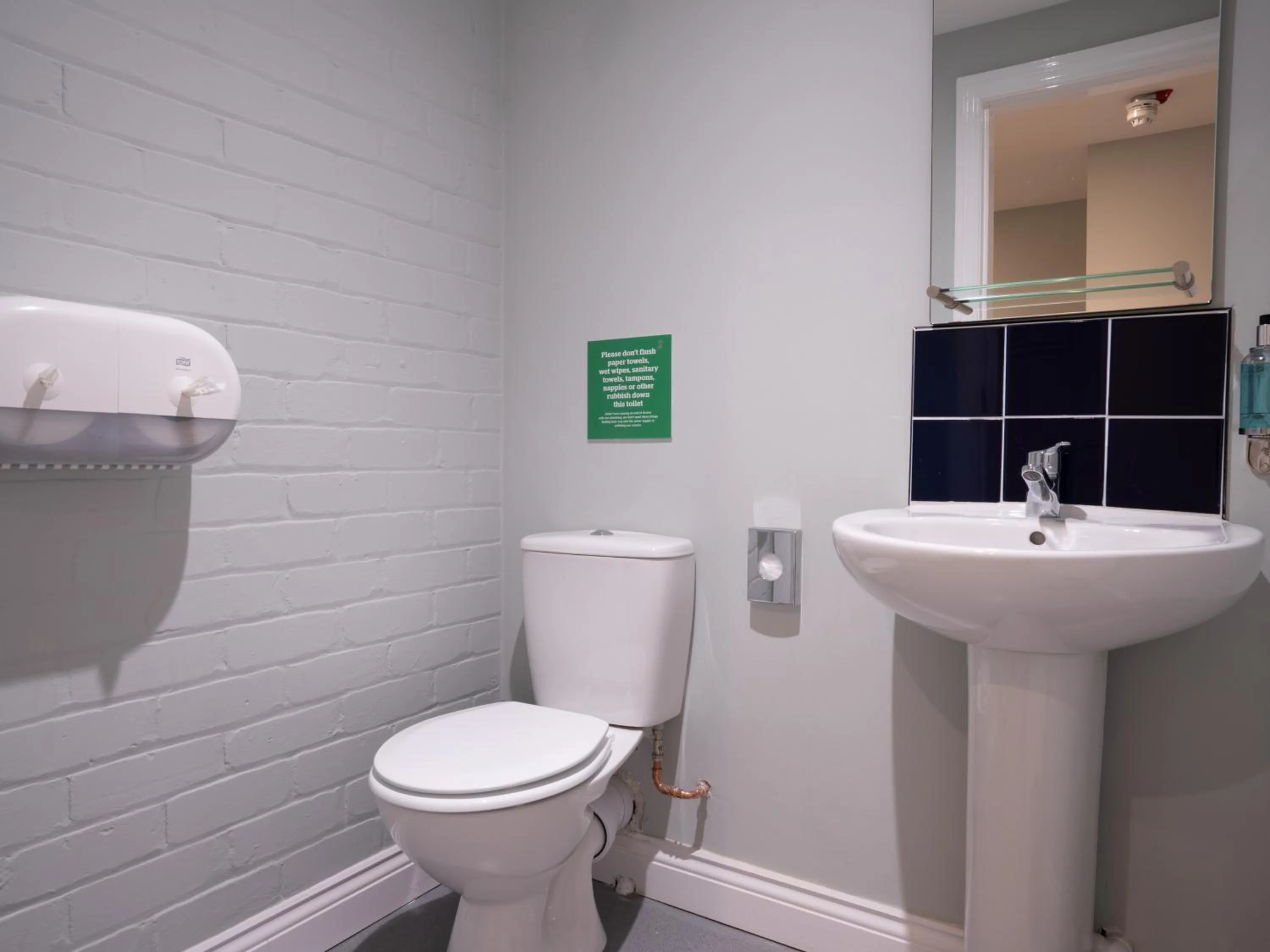 Toilet in YHA Whitby