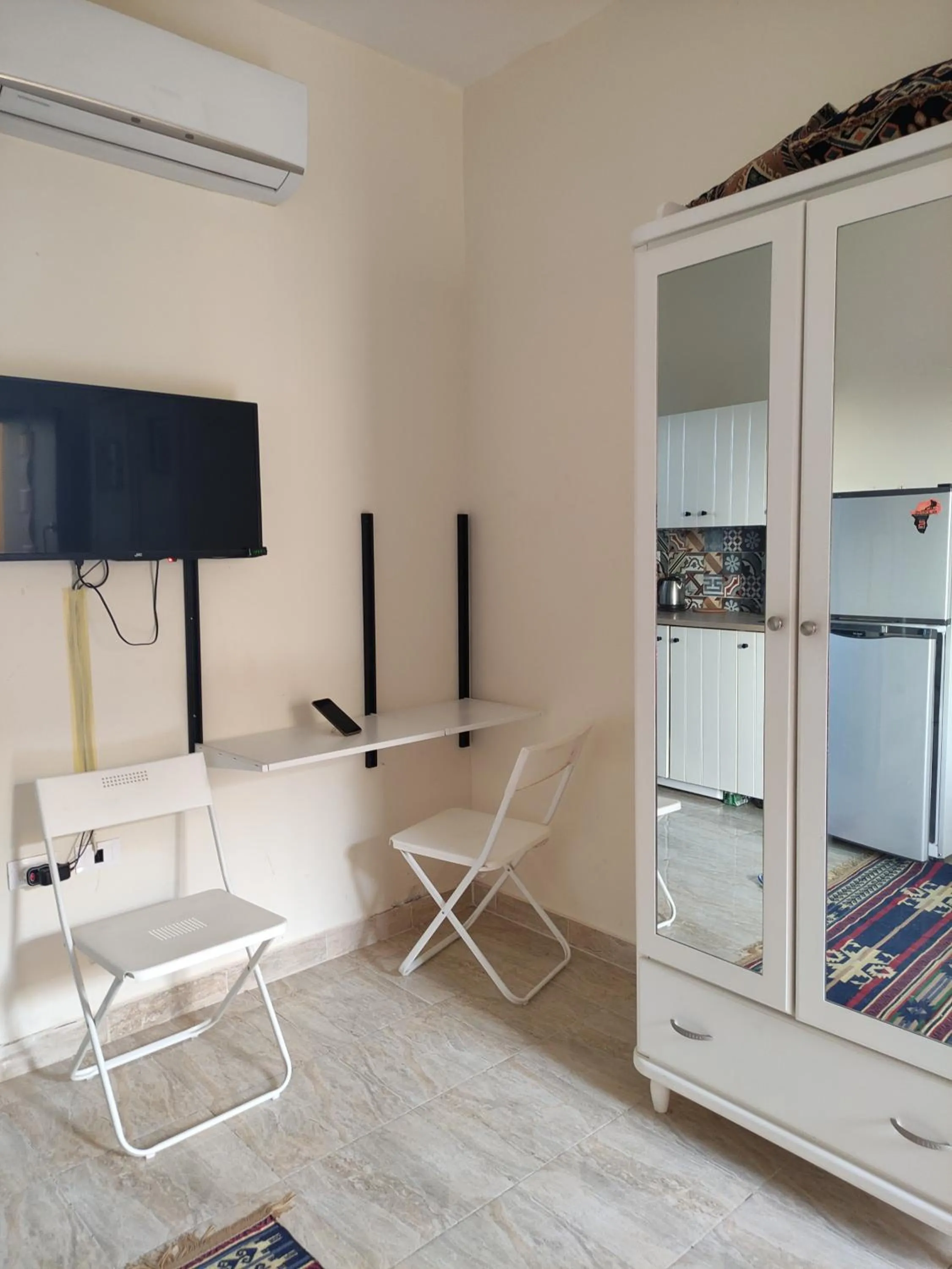 Cozy little studio near Kite station.