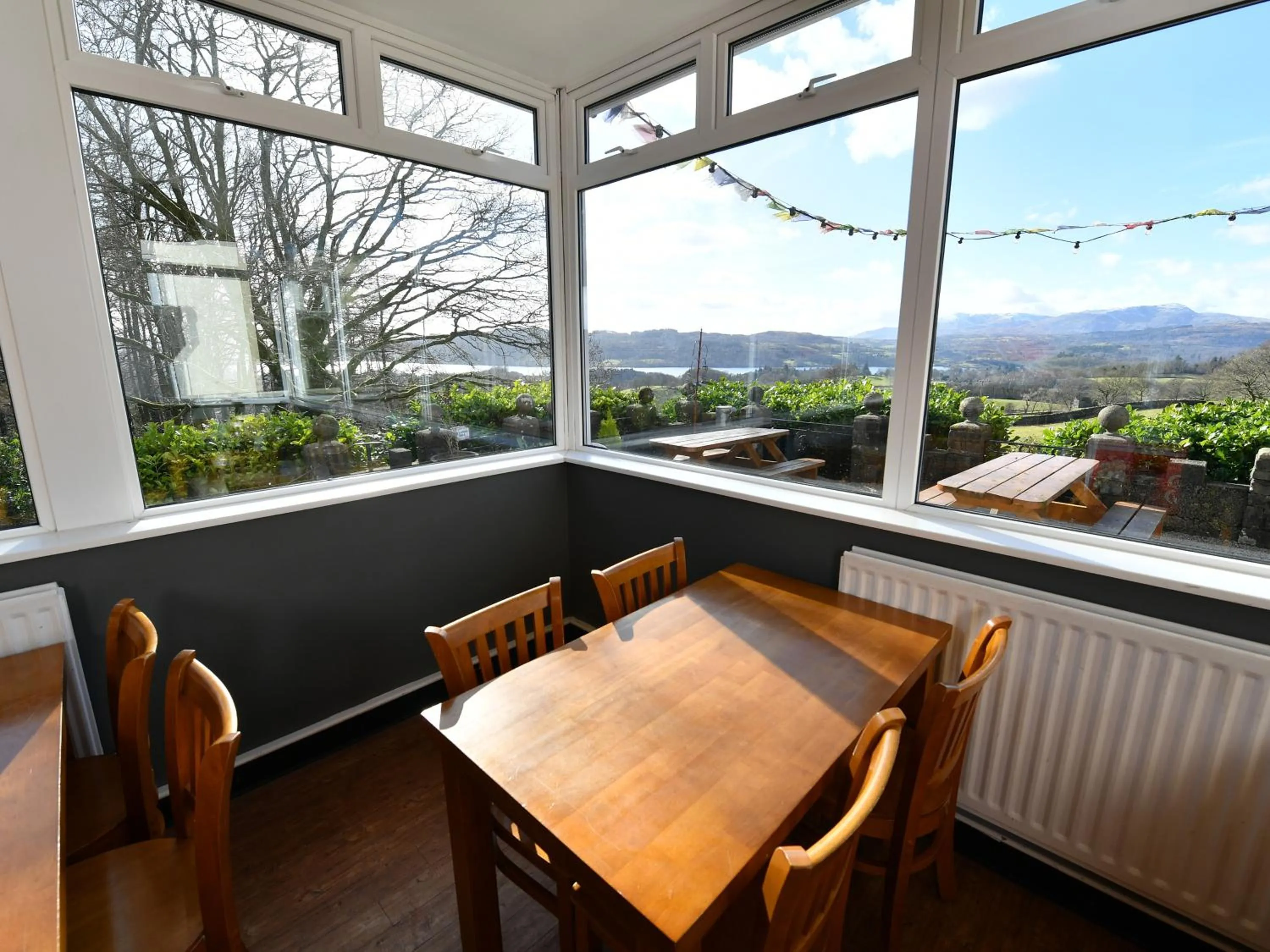 Dining area in YHA Windermere