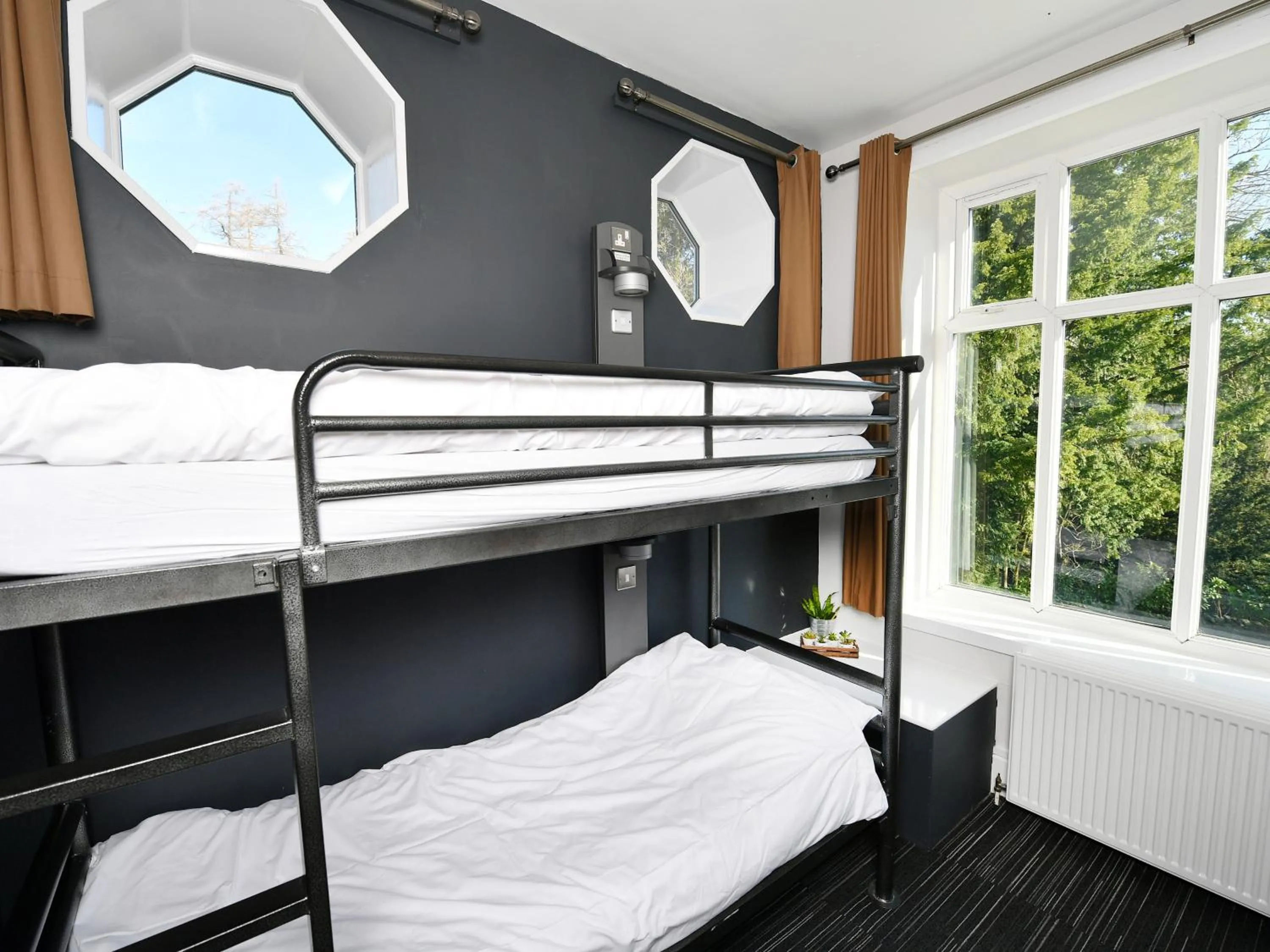 Bedroom in YHA Windermere