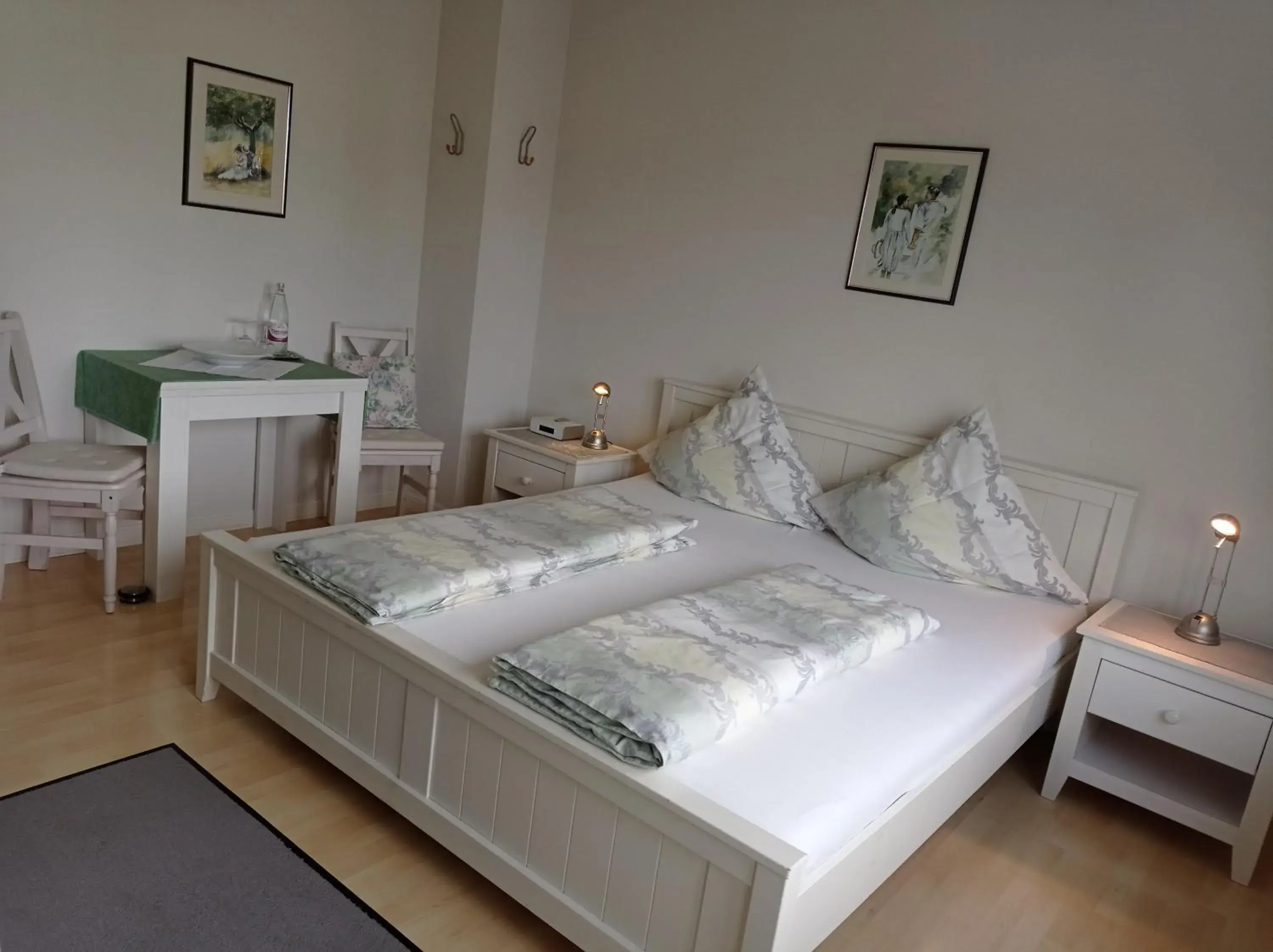 Double Room with Private Bathroom in Pension Kölzer Double Room with Private Bathroom in Pension Kölzer