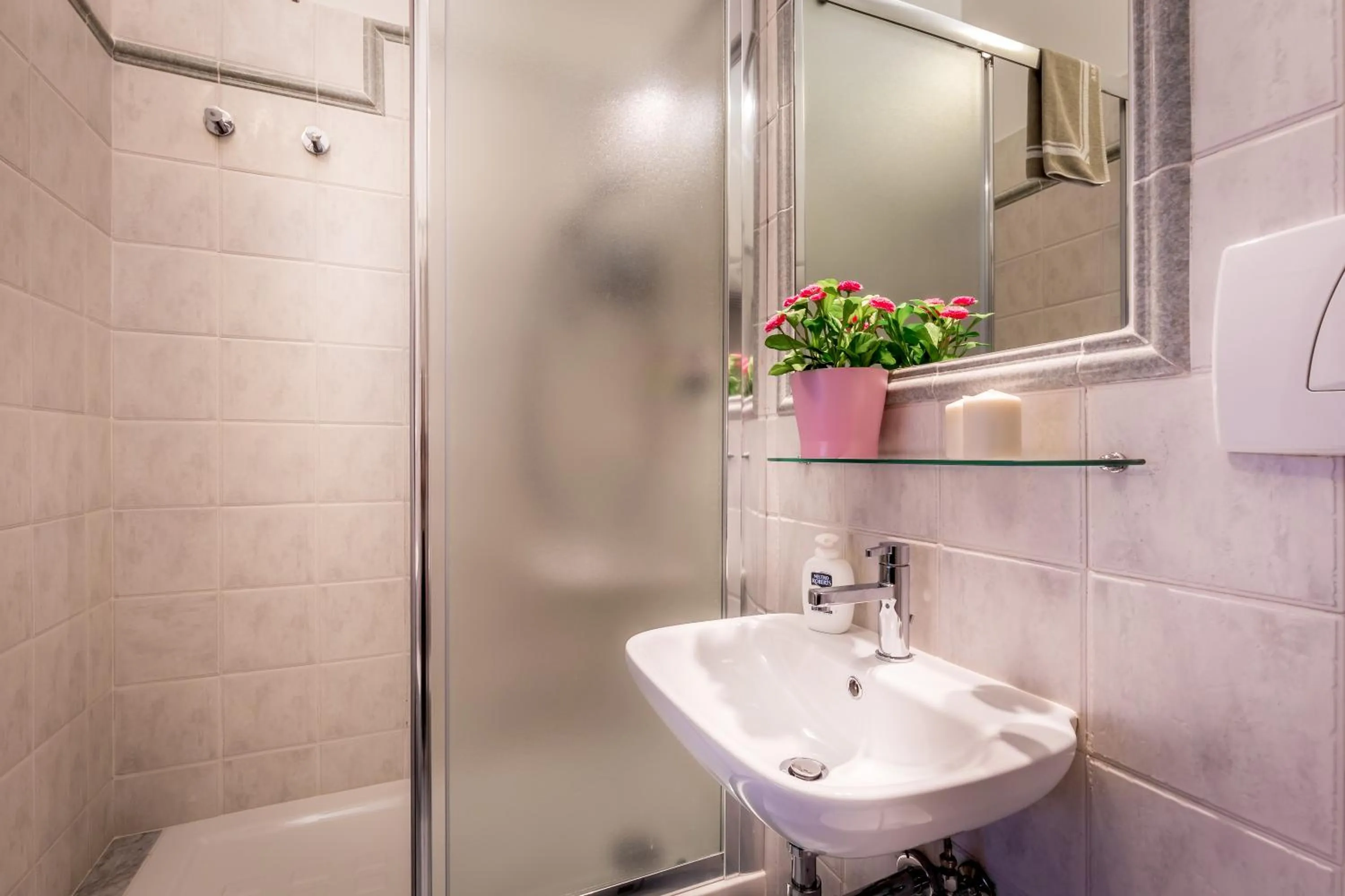 Shower in B&B Antiche Armonie