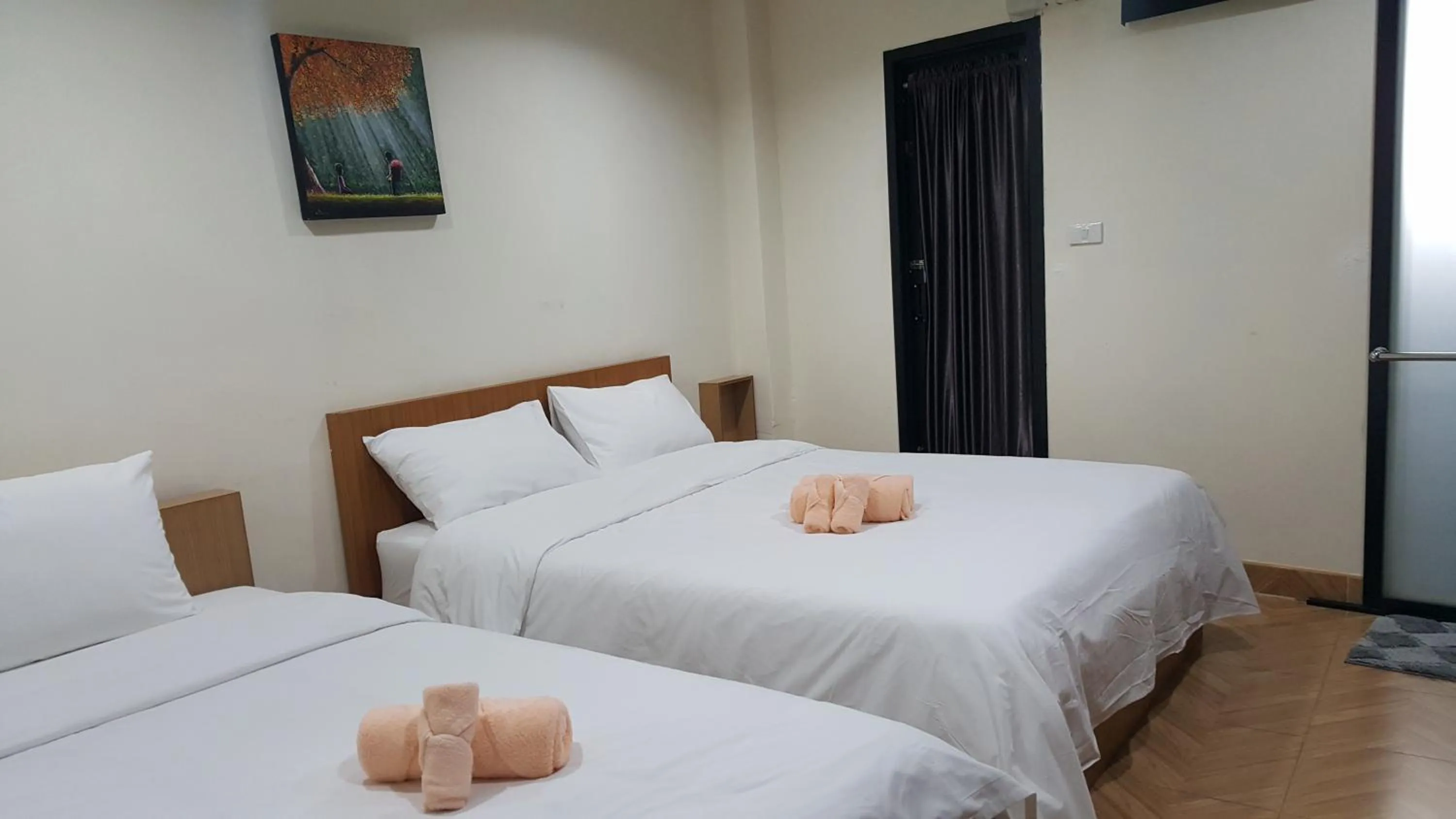 Bed in Double D Rooms & Cafe