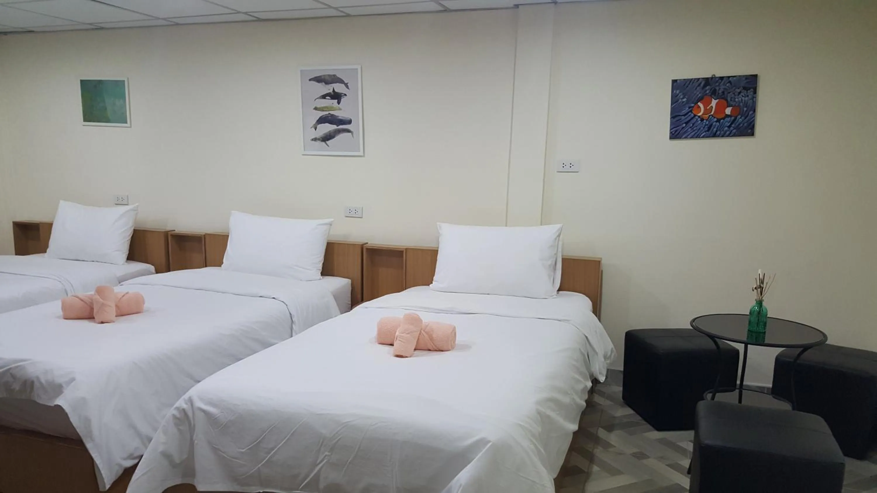 Bed in Double D Rooms & Cafe