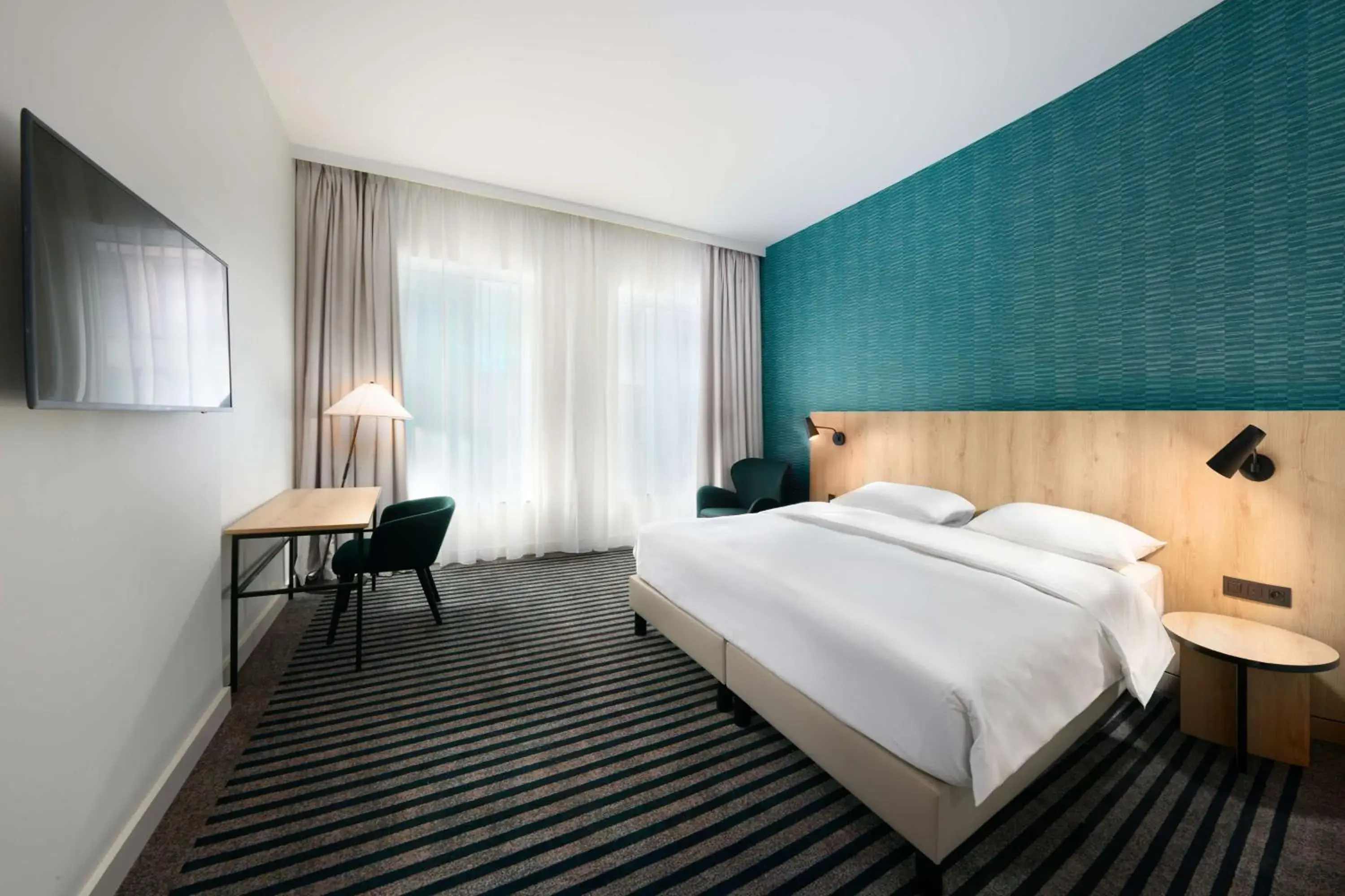 Bedroom, Bed in Radisson Hotel Brussels Centre Midi Bedroom, Bed in Radisson Hotel Brussels Centre Midi